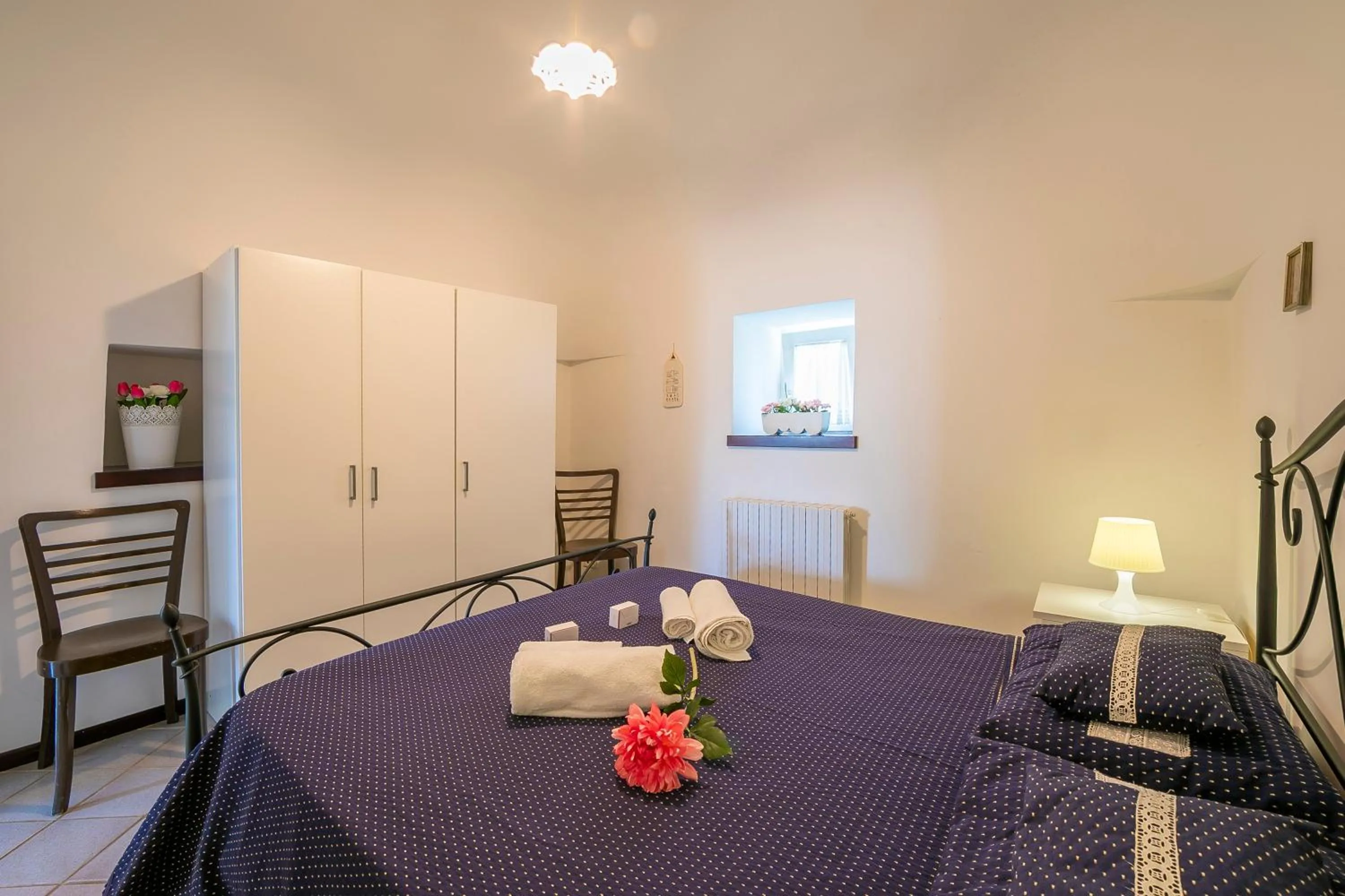 Bedroom, Bed in La Casa Sulla Roccia Trulli Pool - Happy Rentals