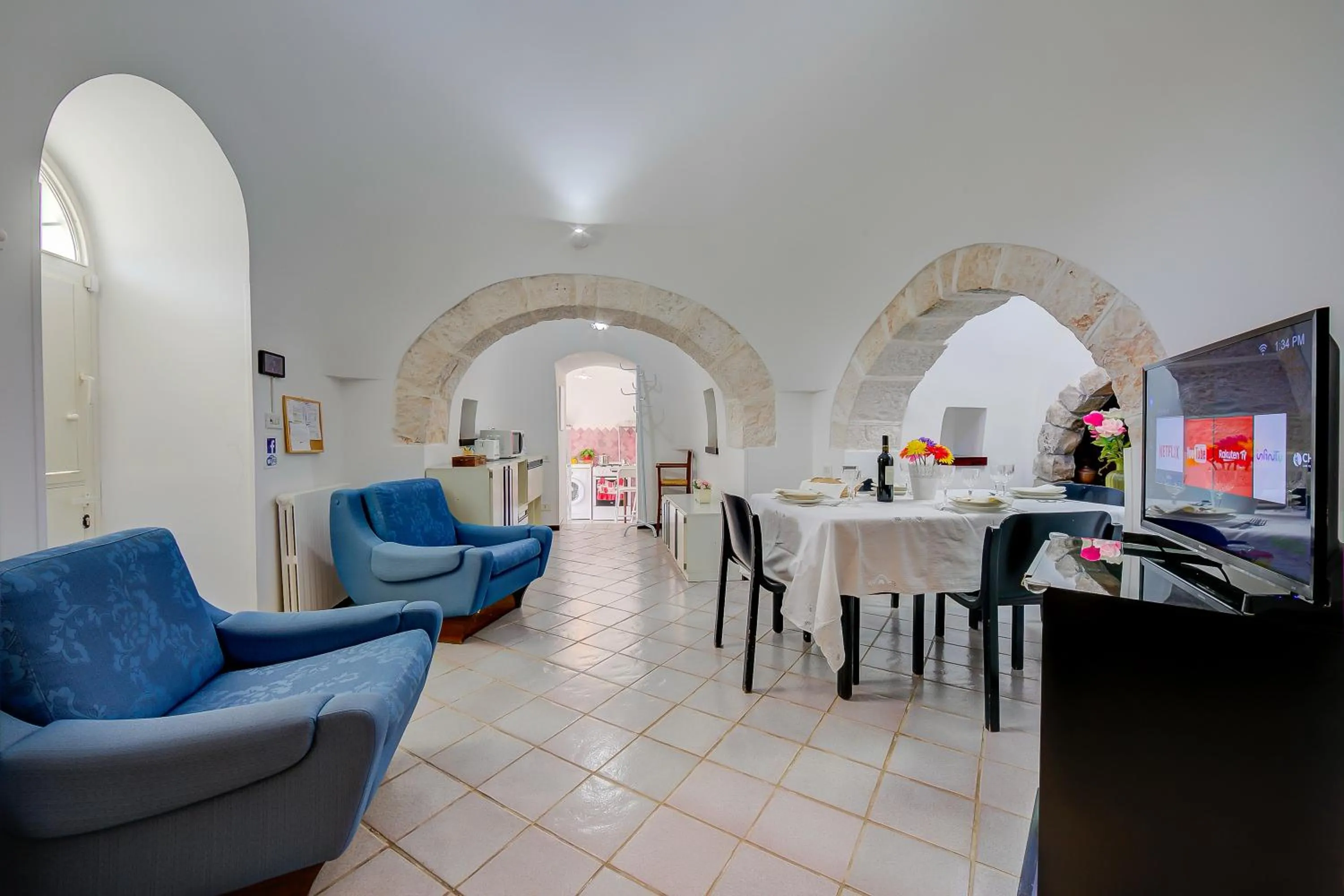 Living room in La Casa Sulla Roccia Trulli Pool - Happy Rentals