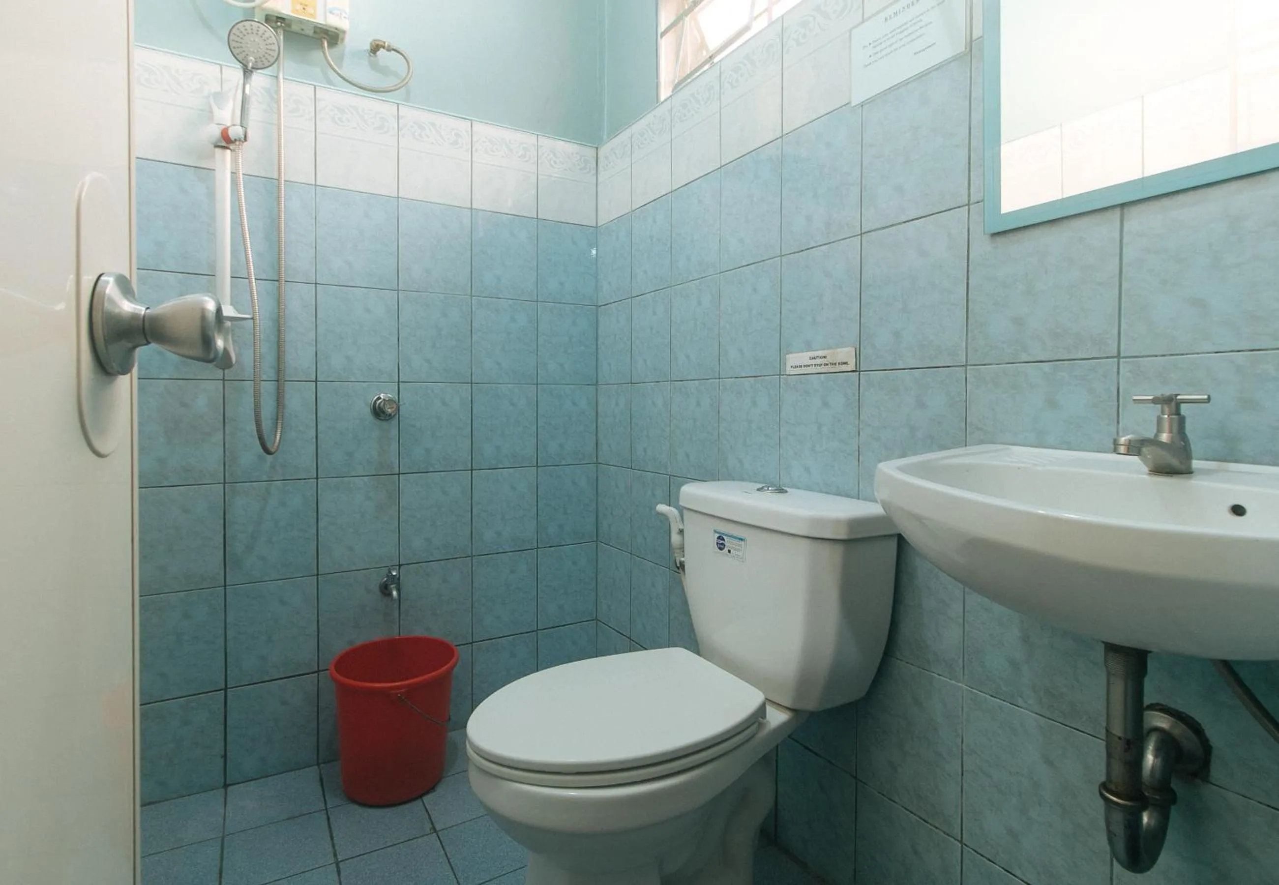 Shower in RedDoorz Hostel at MRC Residences Baguio