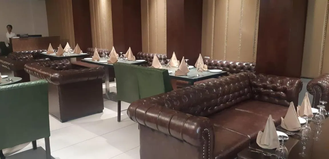 Restaurant/places to eat in Grand Geet Hotels