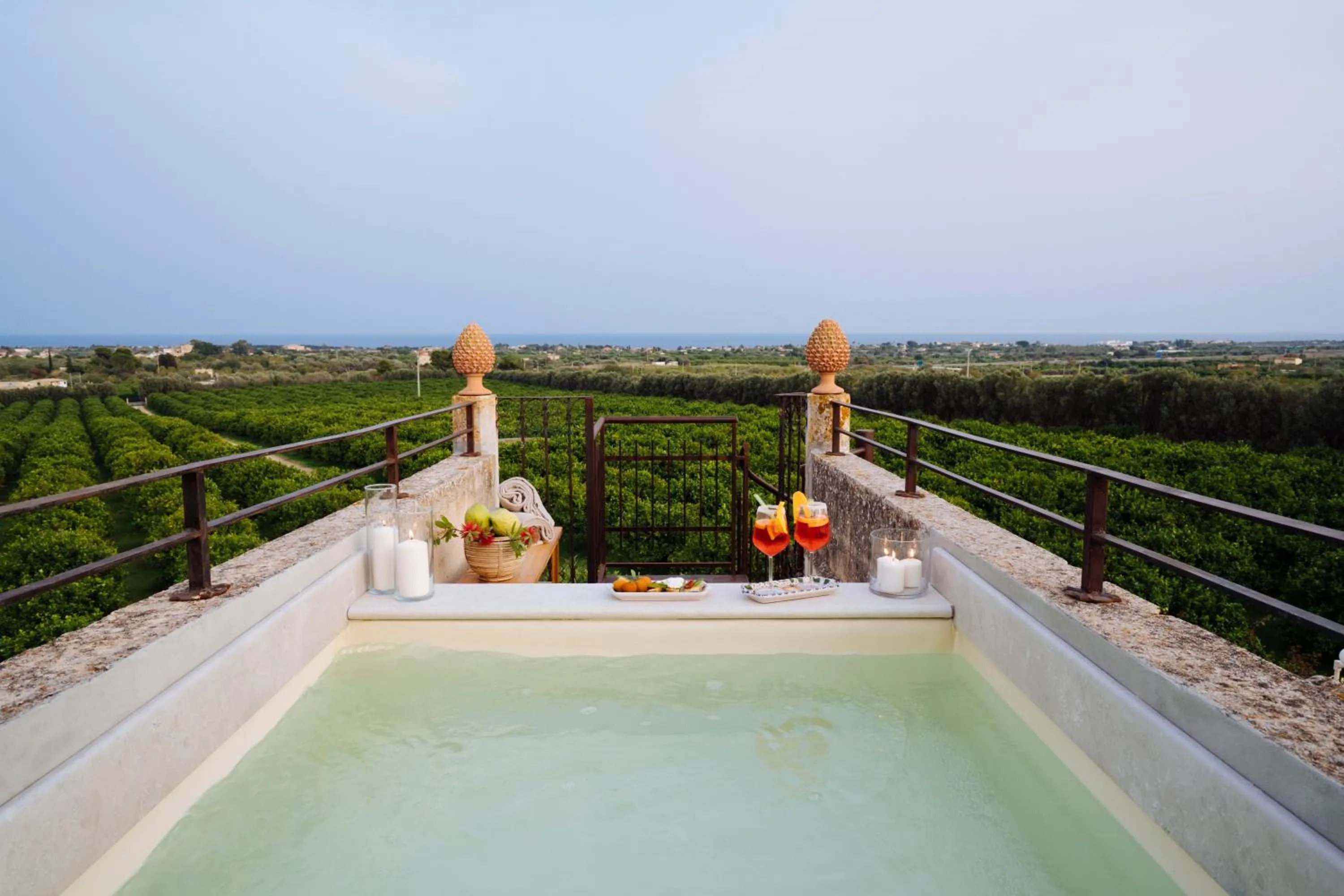 Hot Tub in Hotel Villa Favorita