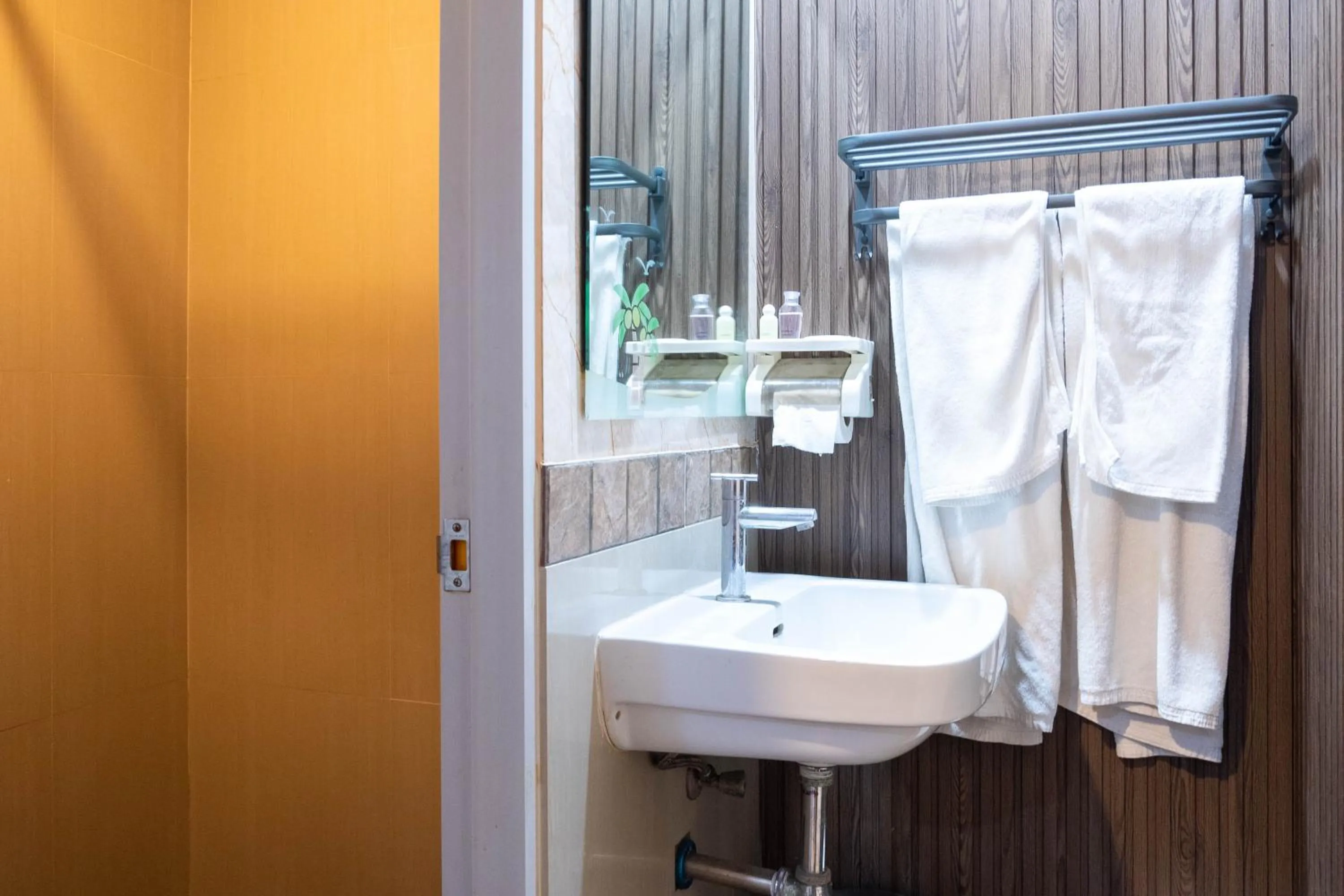 Shower in Usman Halal Home