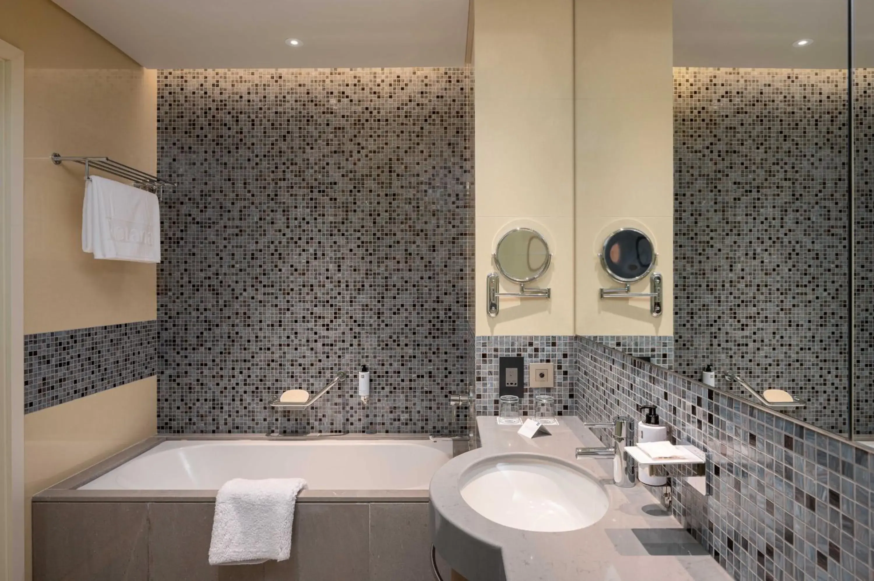 High Floor Room King Bed in Slemani Rotana High Floor Room King Bed in Slemani Rotana