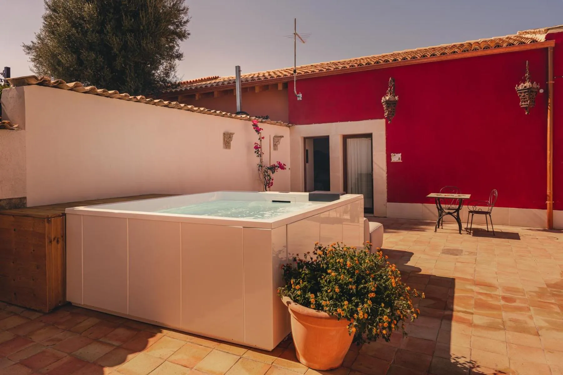 Hot Tub in Hotel Villa Giulia