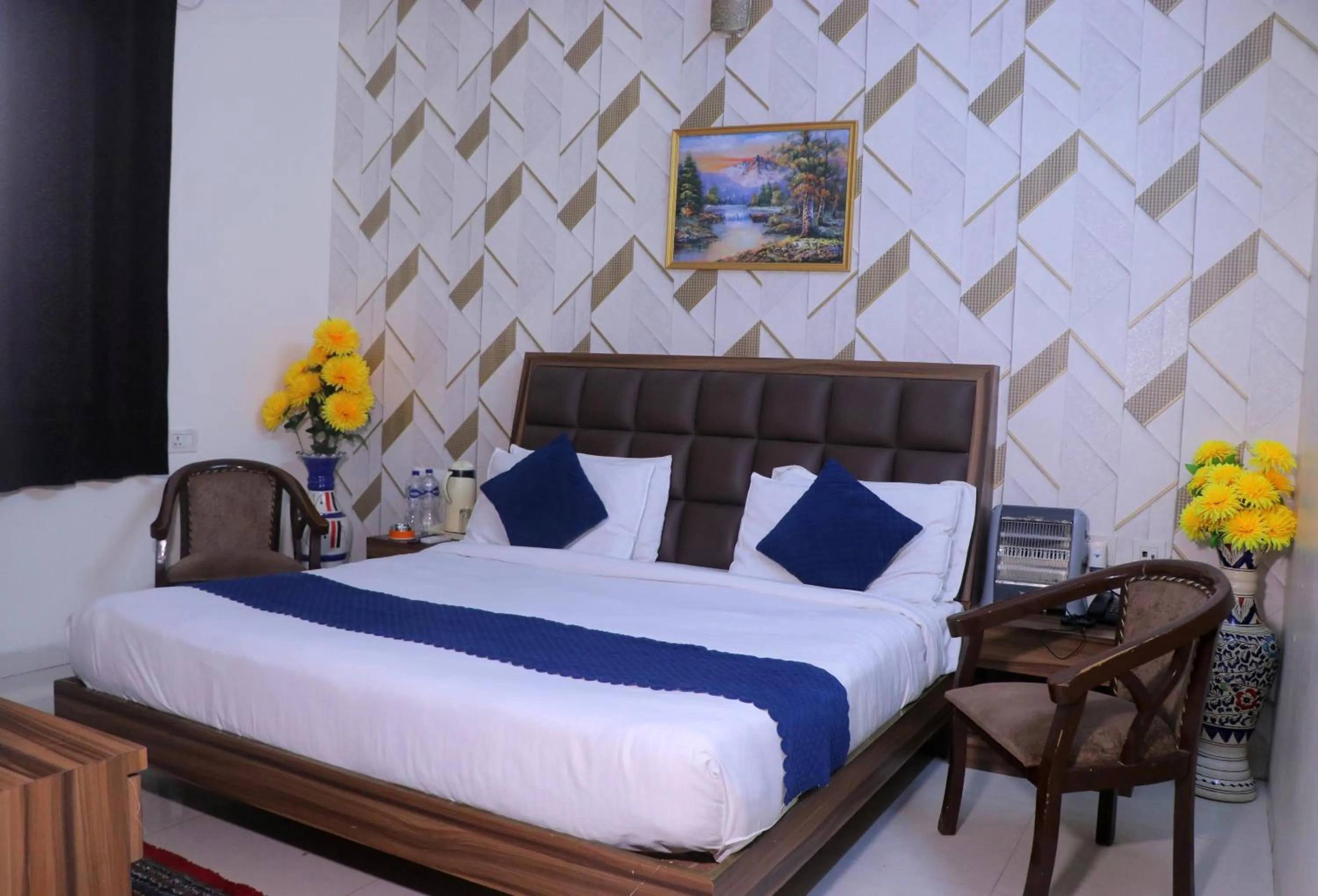 Bedroom, Bed in Hotel Panache 500 Mtrs From Shri Krishna Janma bhumi Teample