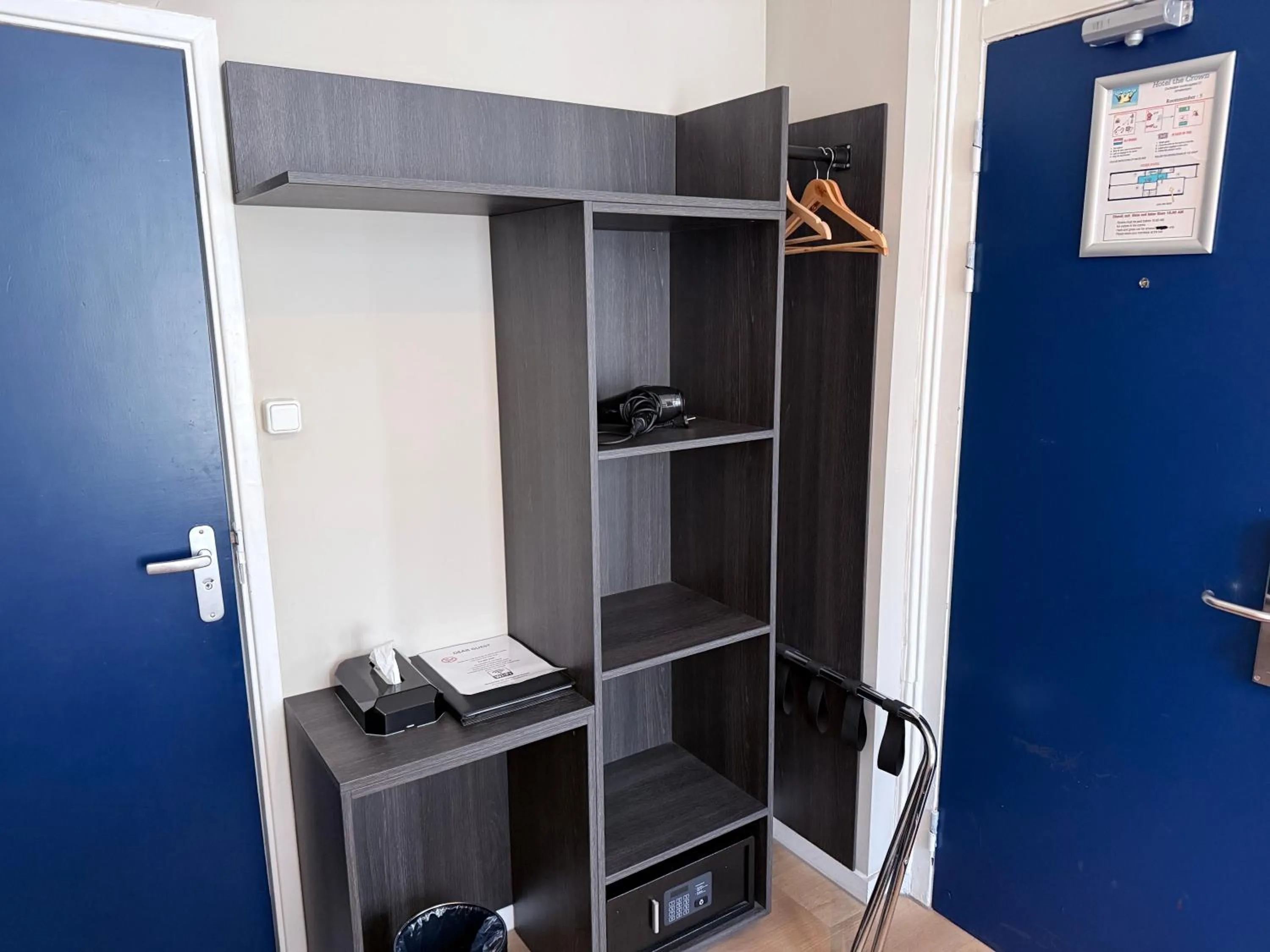 safe in The Crown Hotel