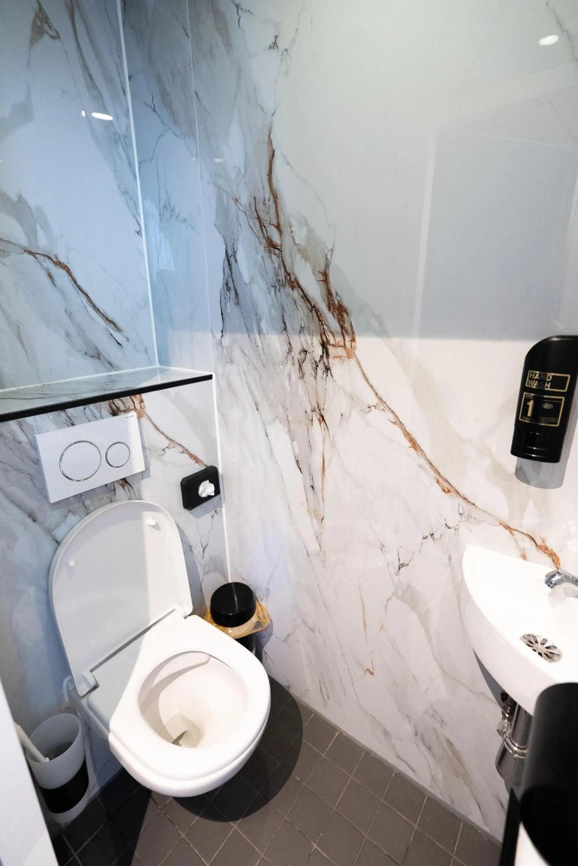 Toilet in The Crown Hotel