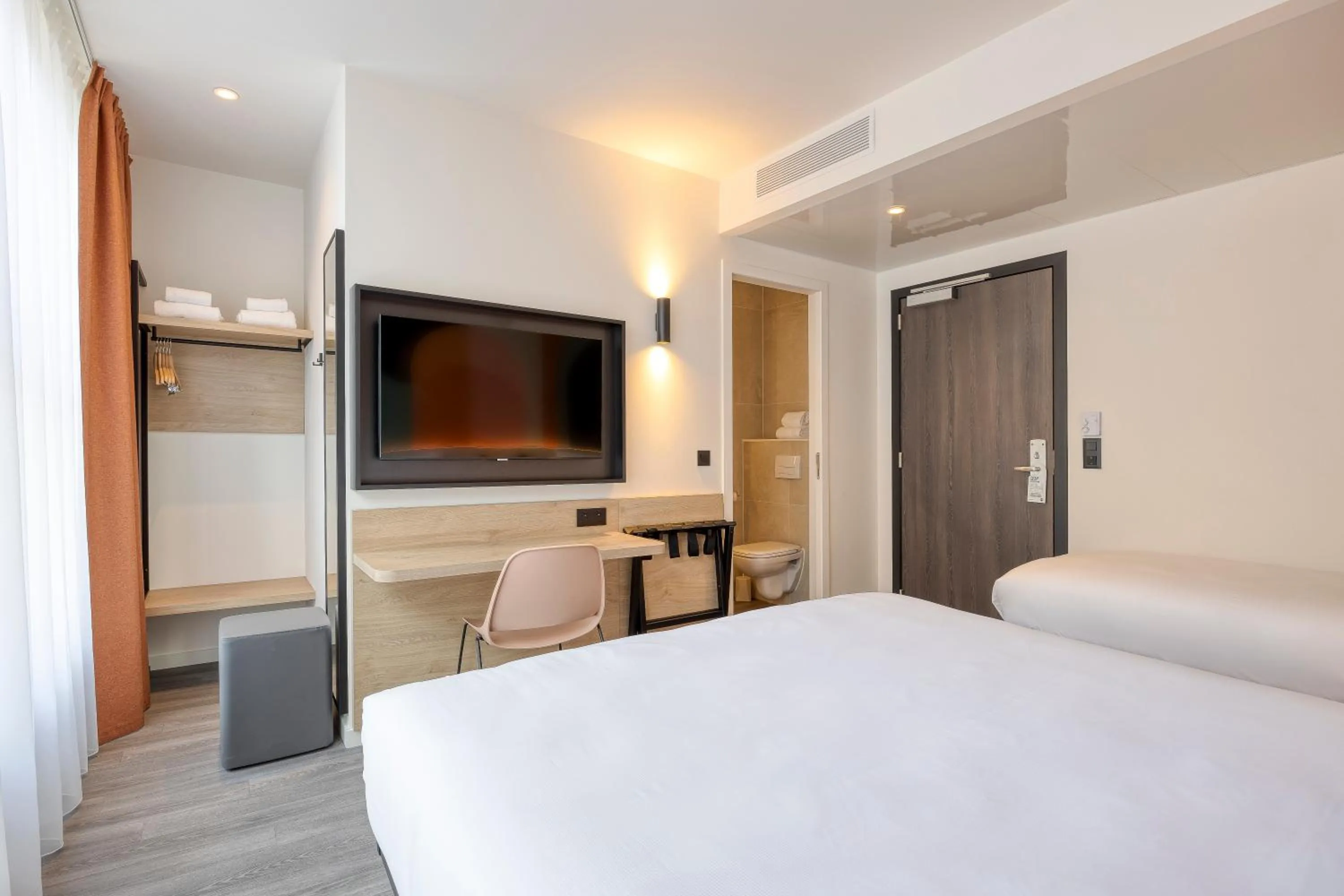 Photo of the whole room, Bed in B&B HOTEL Hasselt