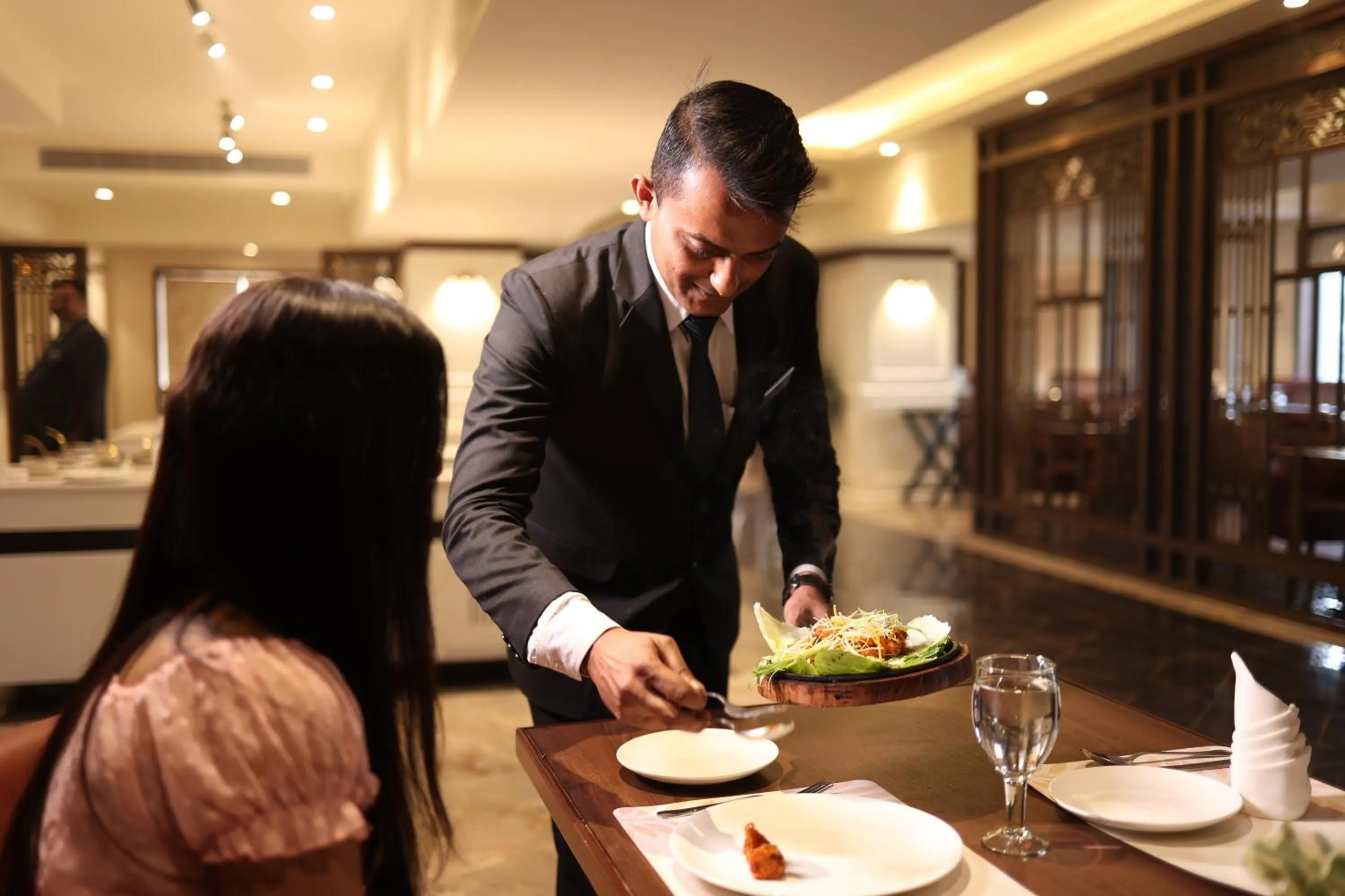 Restaurant/places to eat in Pride Hotel Bhopal