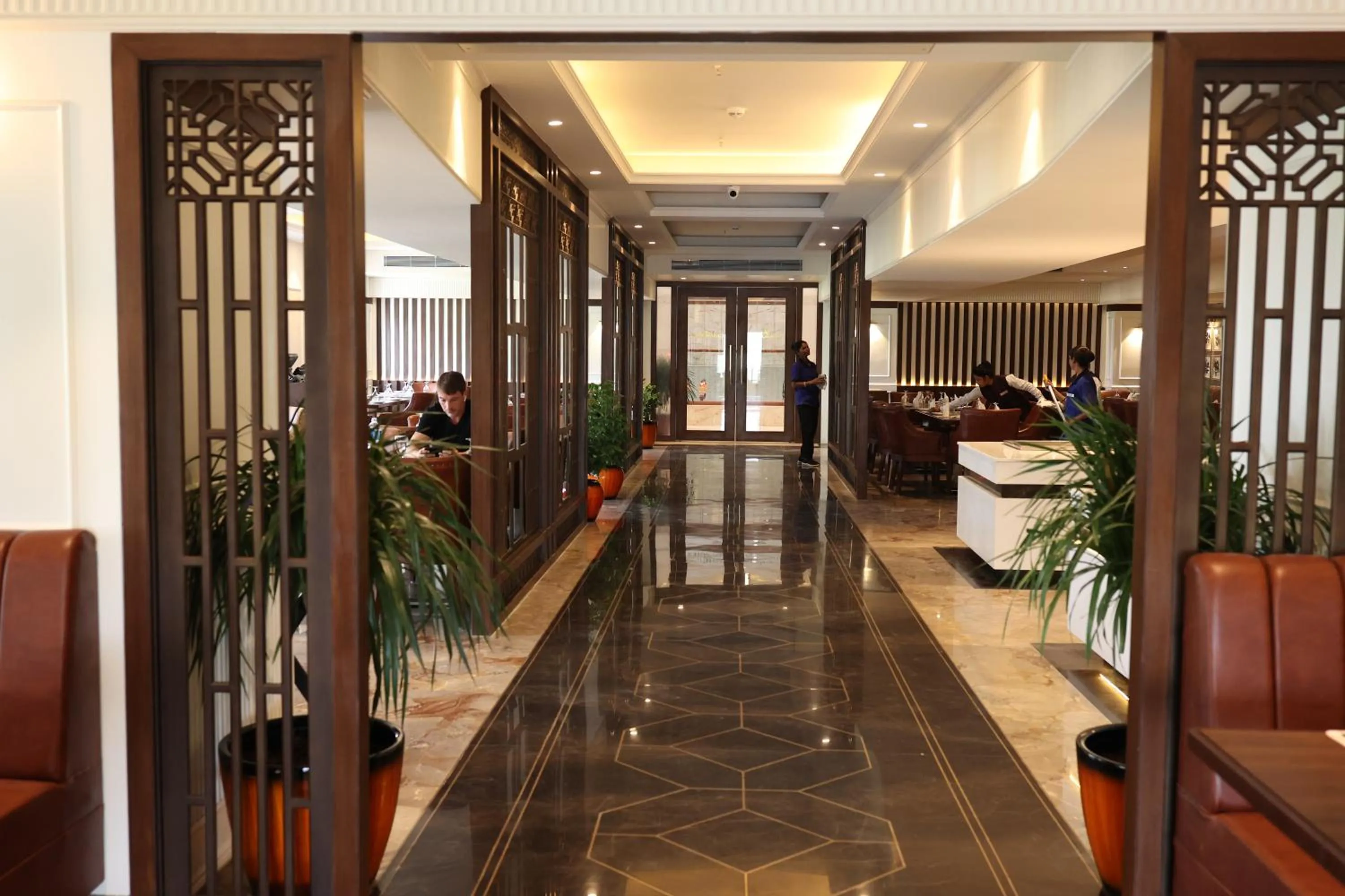 Restaurant/places to eat in Pride Hotel Bhopal