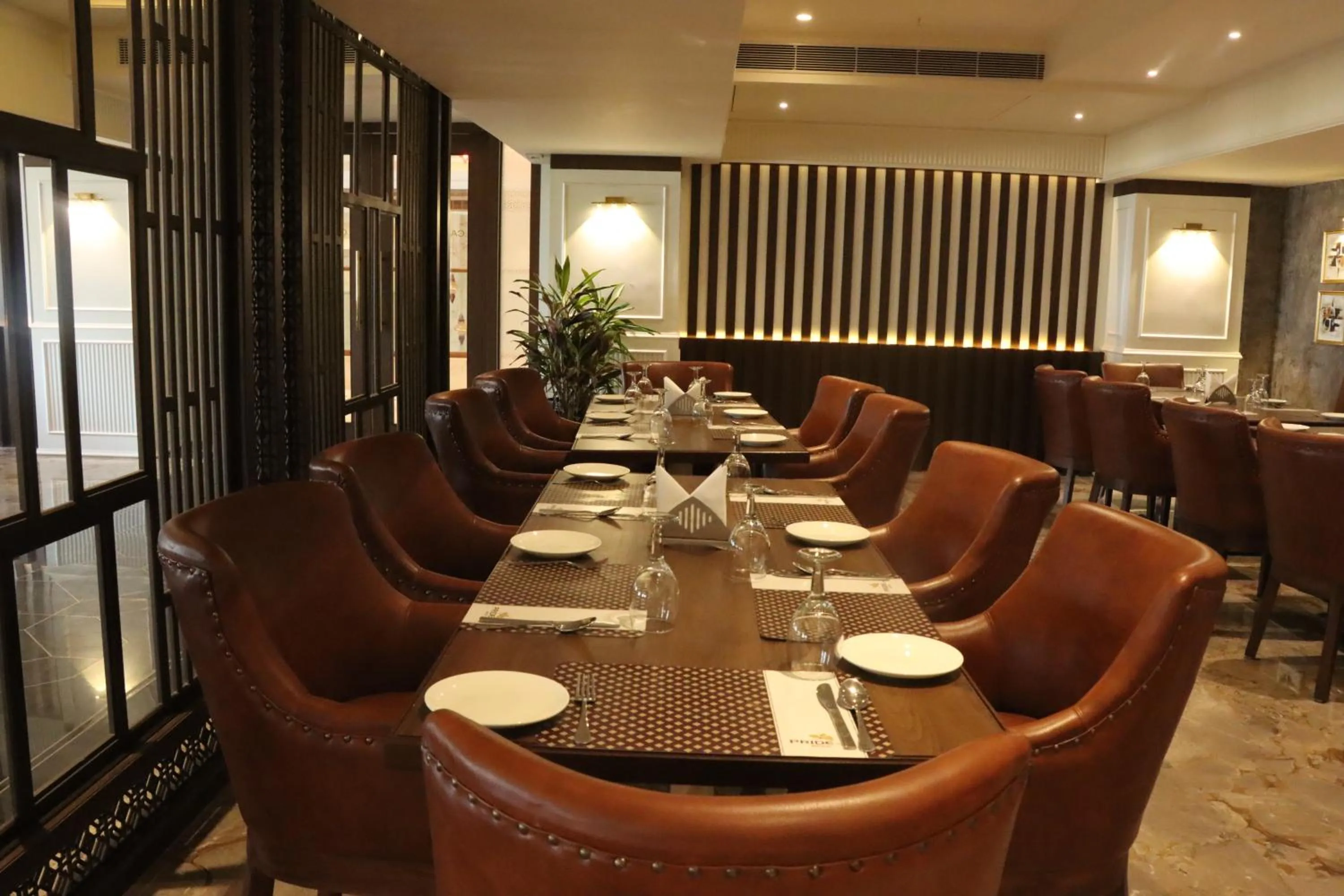 Restaurant/places to eat in Pride Hotel Bhopal