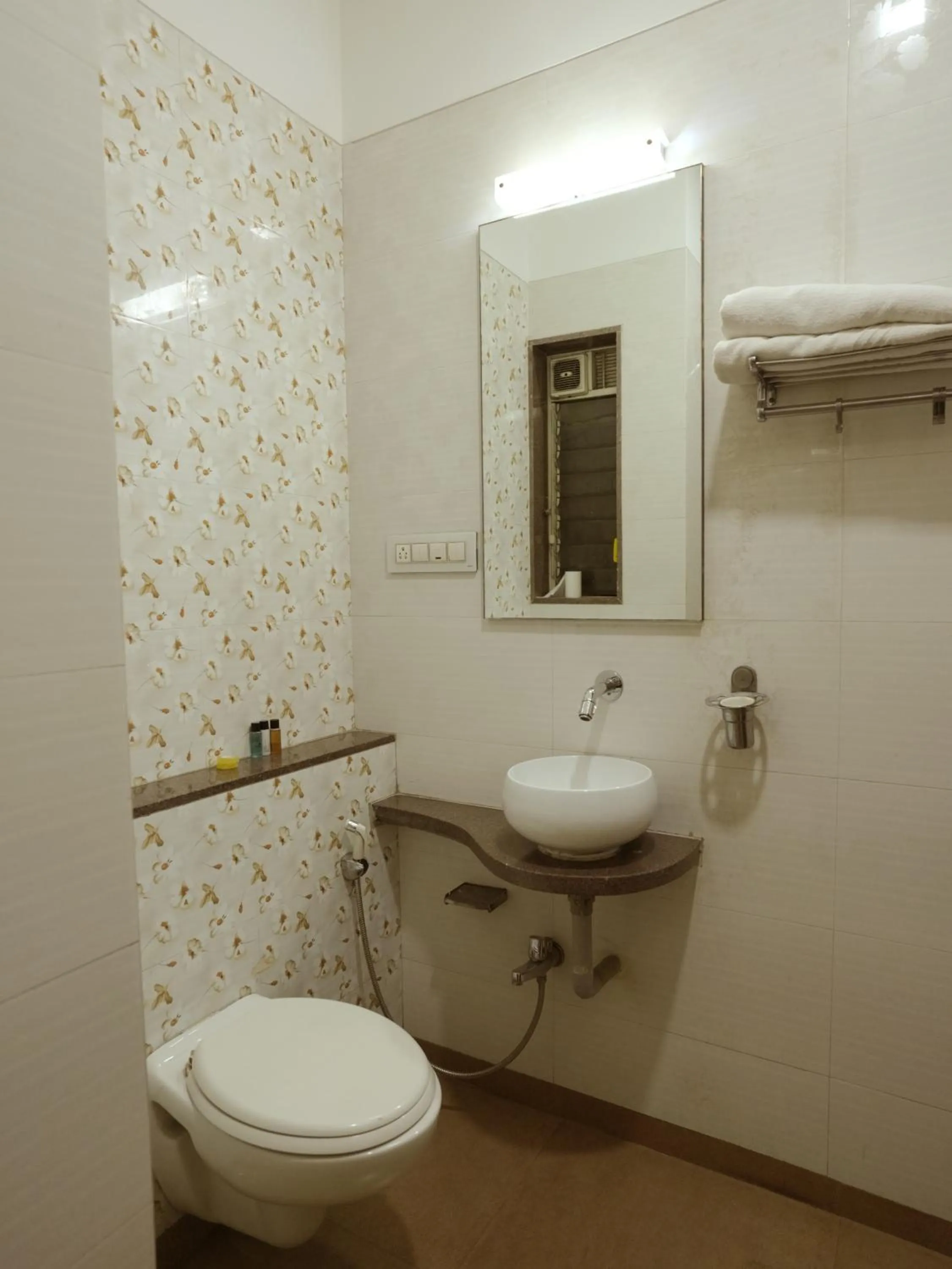 Hotel Kushala Executive Inn, Dombivali