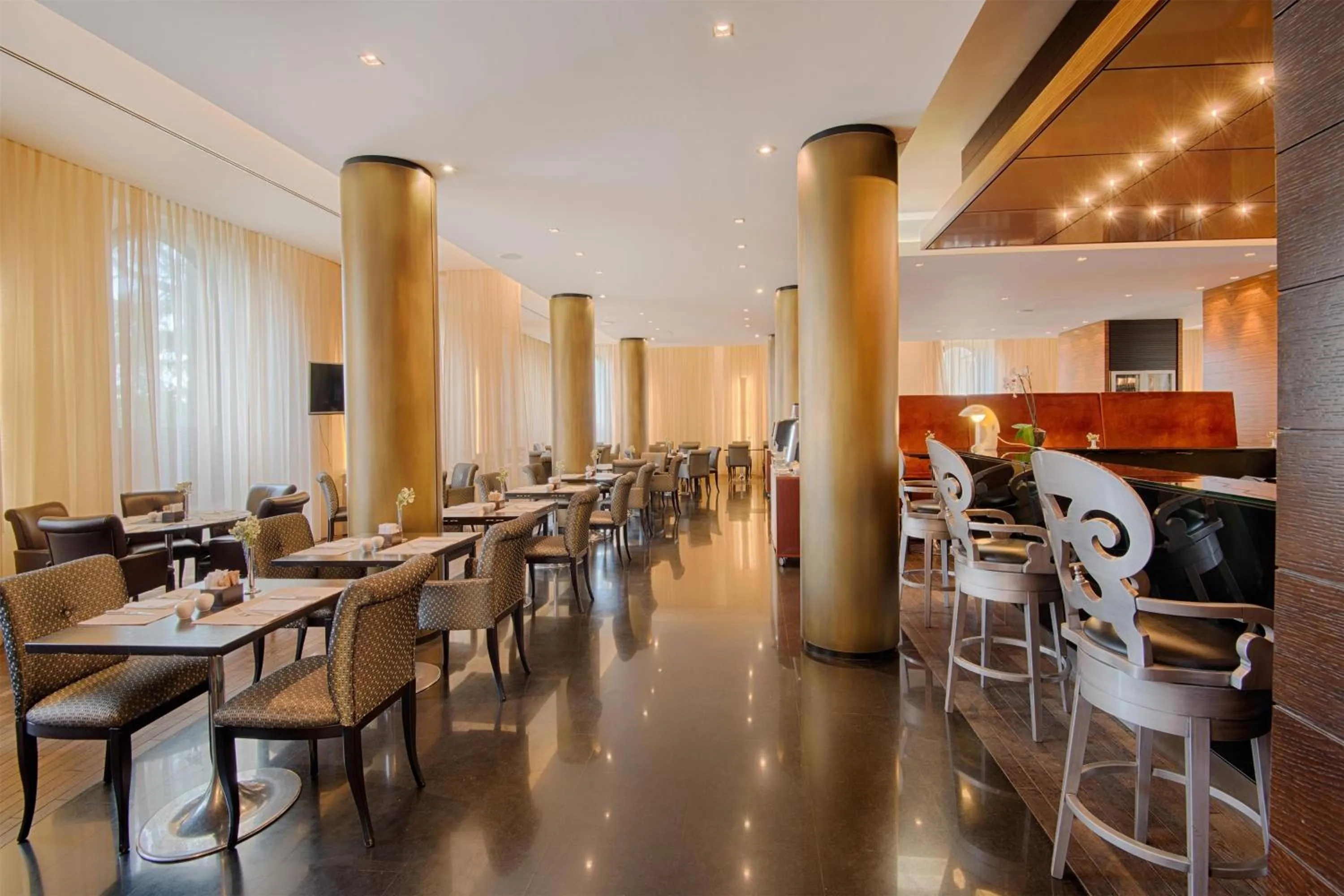 Restaurant/places to eat in NH Siena