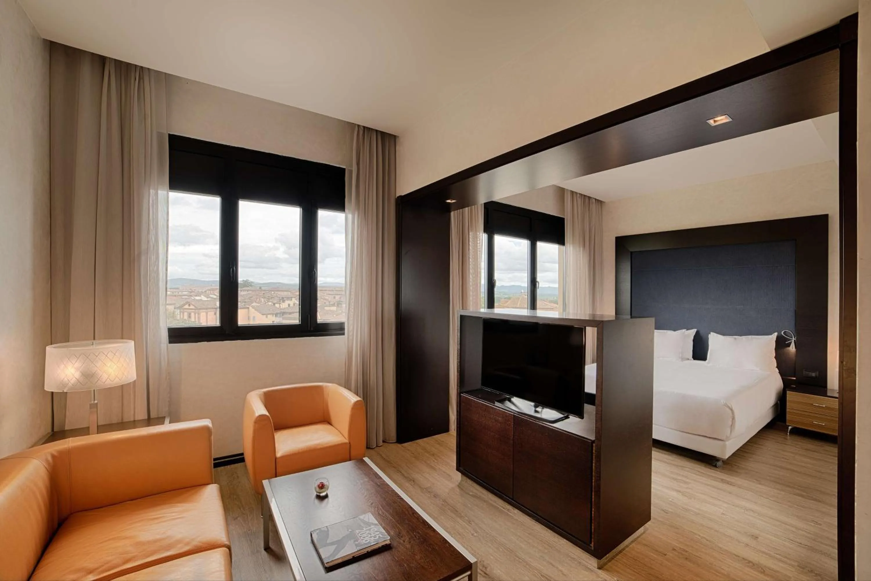 Bedroom, Bed in NH Siena