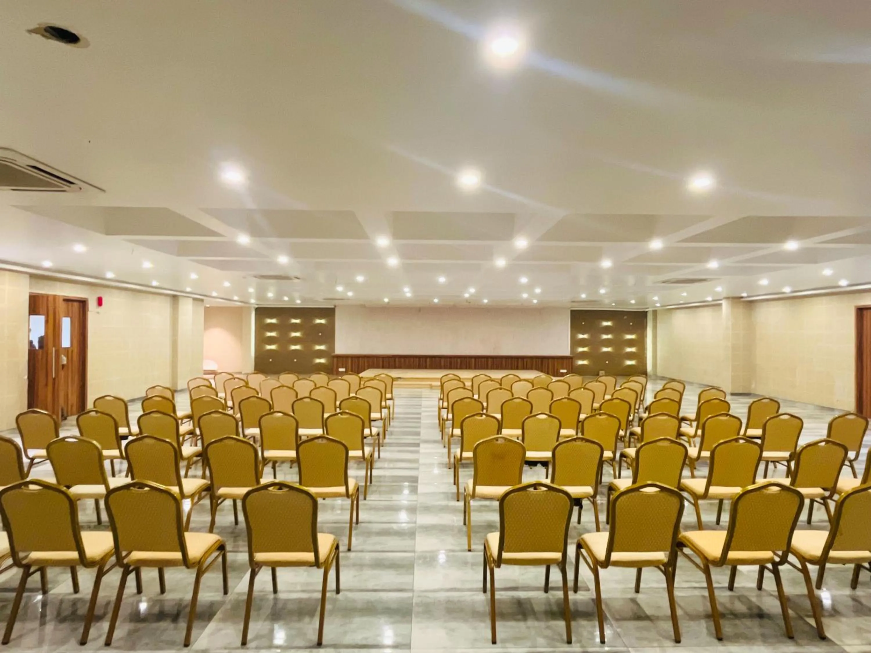 Banquet/Function facilities in Bapu's Resort, Dwarka