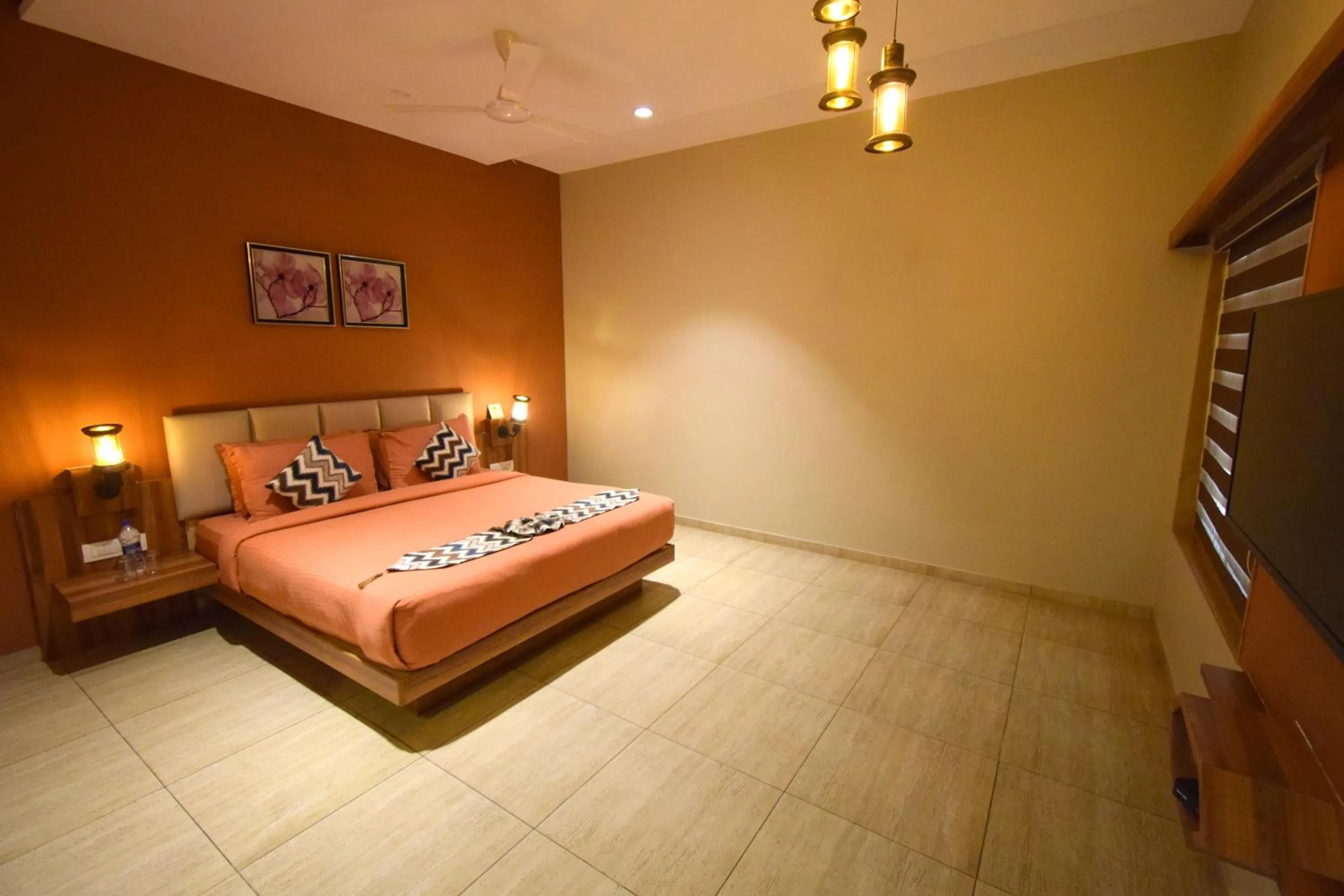 Bedroom in Bapu's Resort, Dwarka
