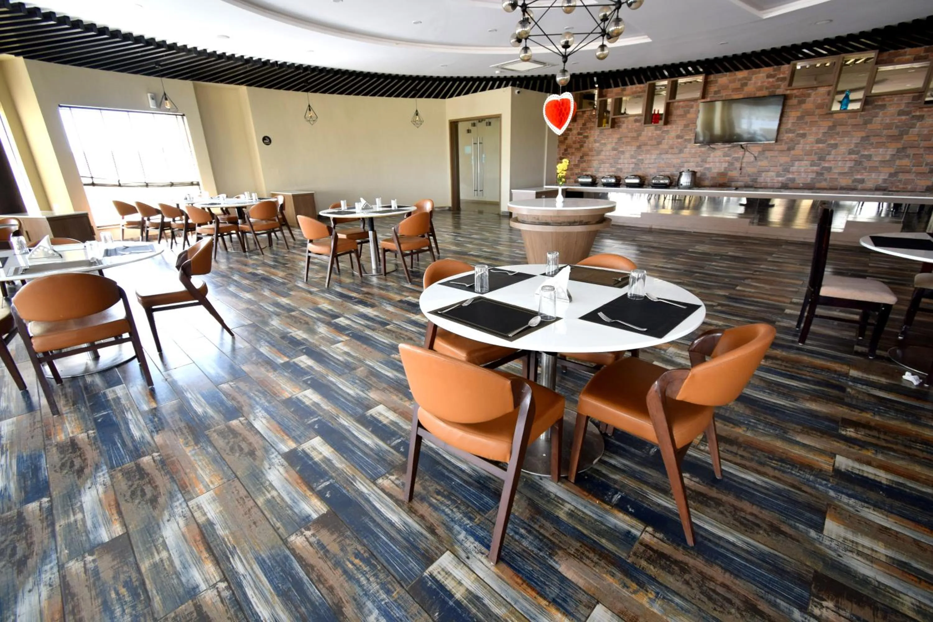 Restaurant/places to eat in Bapu's Resort, Dwarka