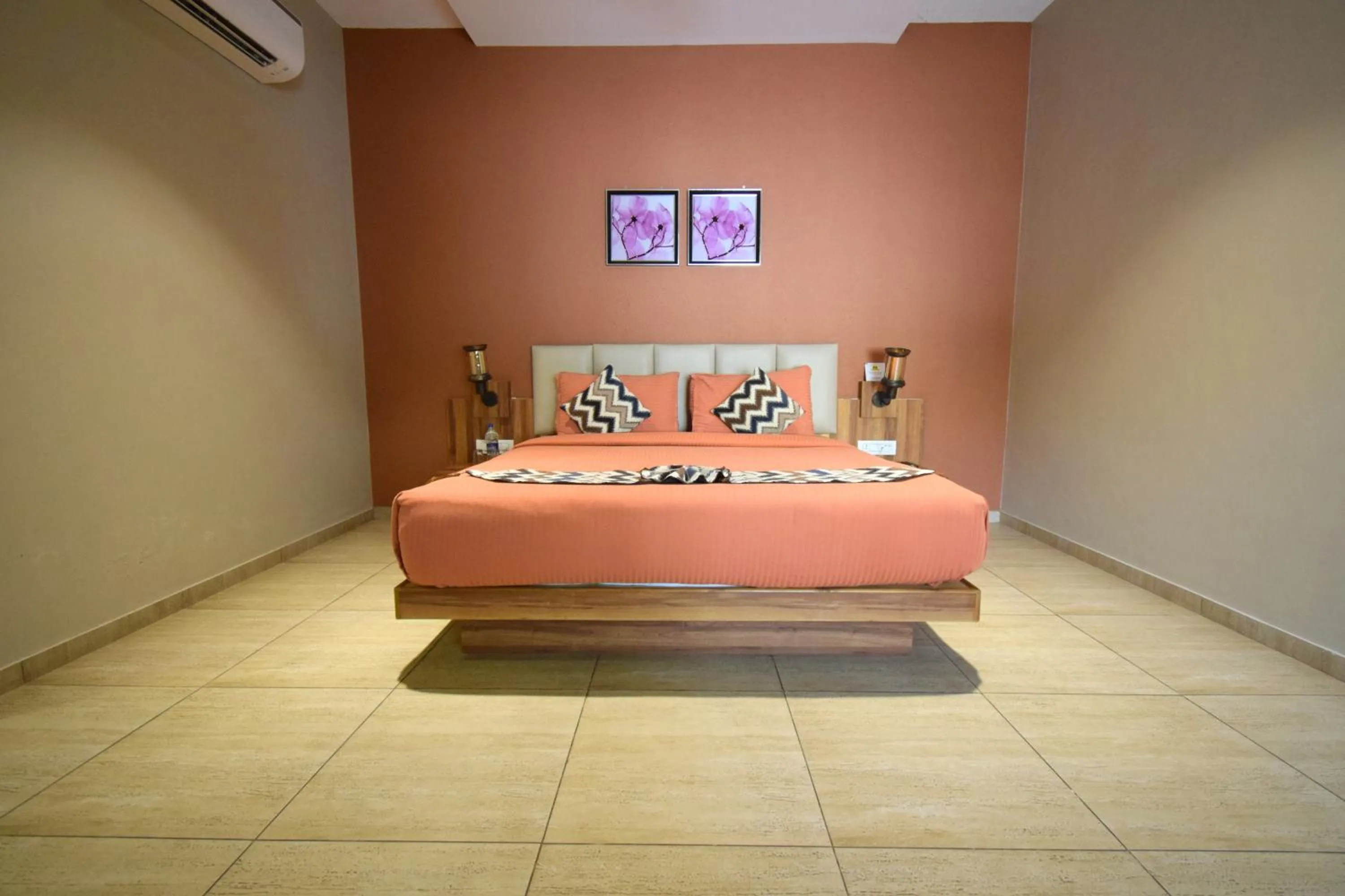 Bedroom in Bapu's Resort, Dwarka