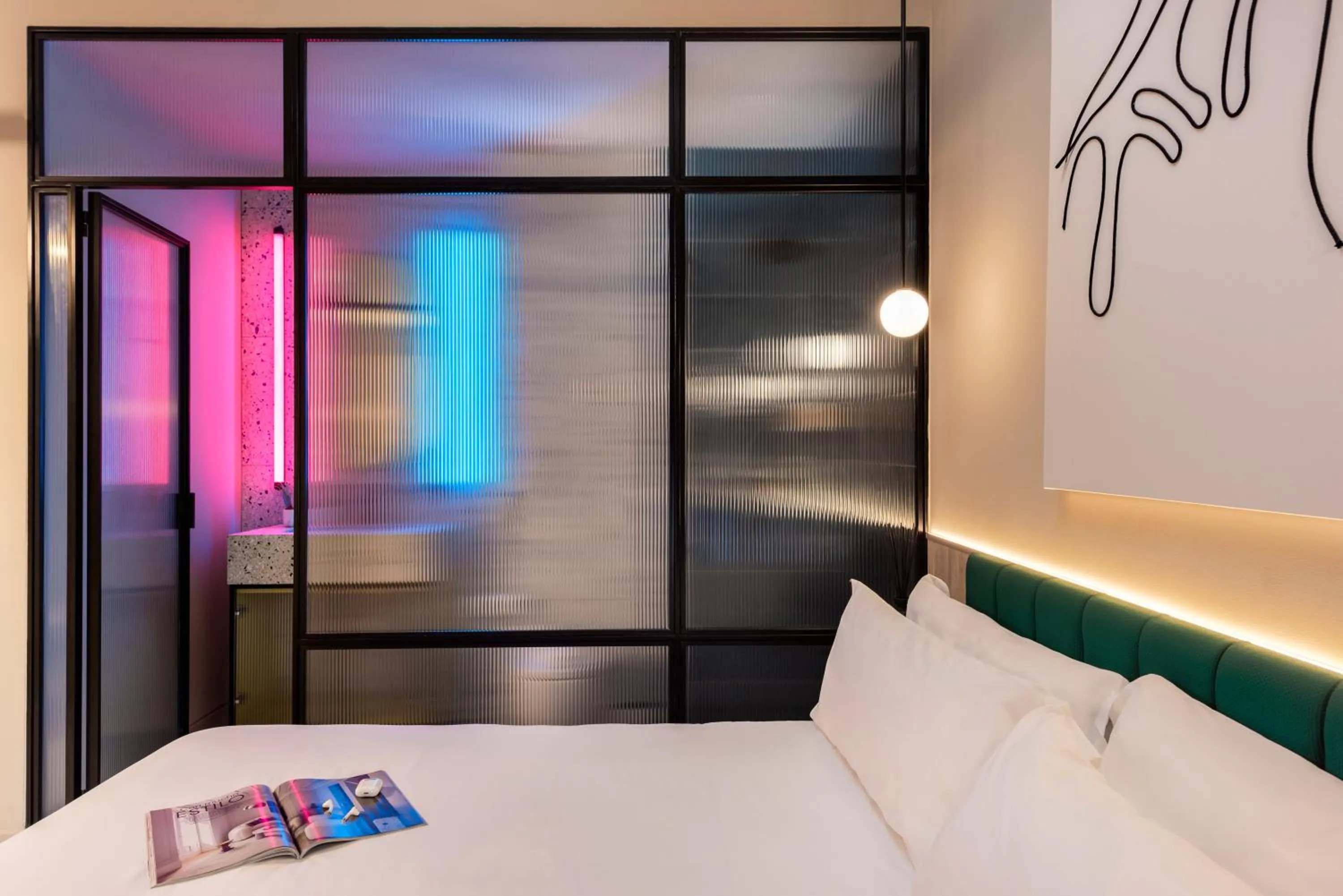 Bedroom, Bed in Coeo Peña Design Apartments