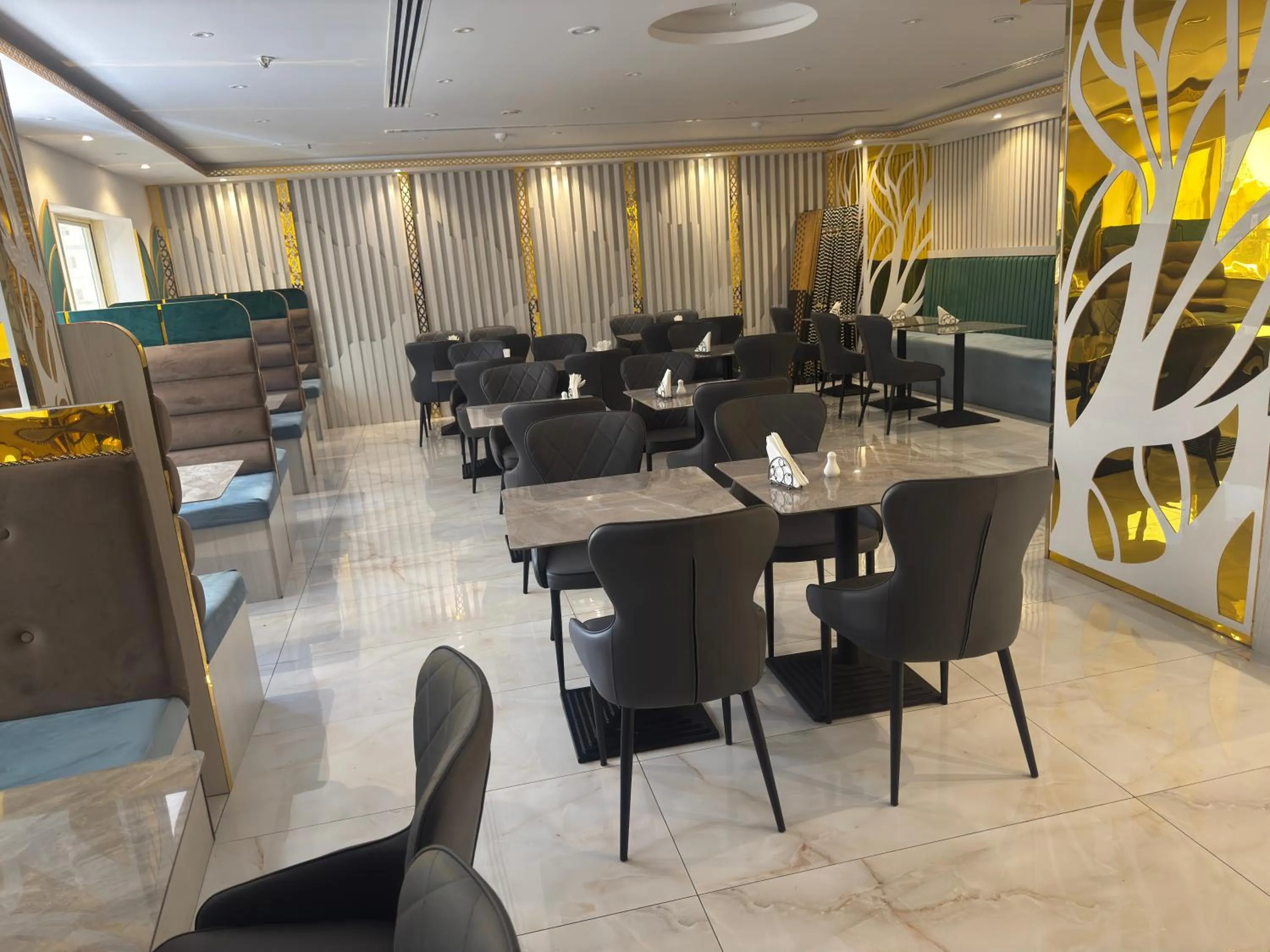 Restaurant/places to eat in Orchid Hotel Deira