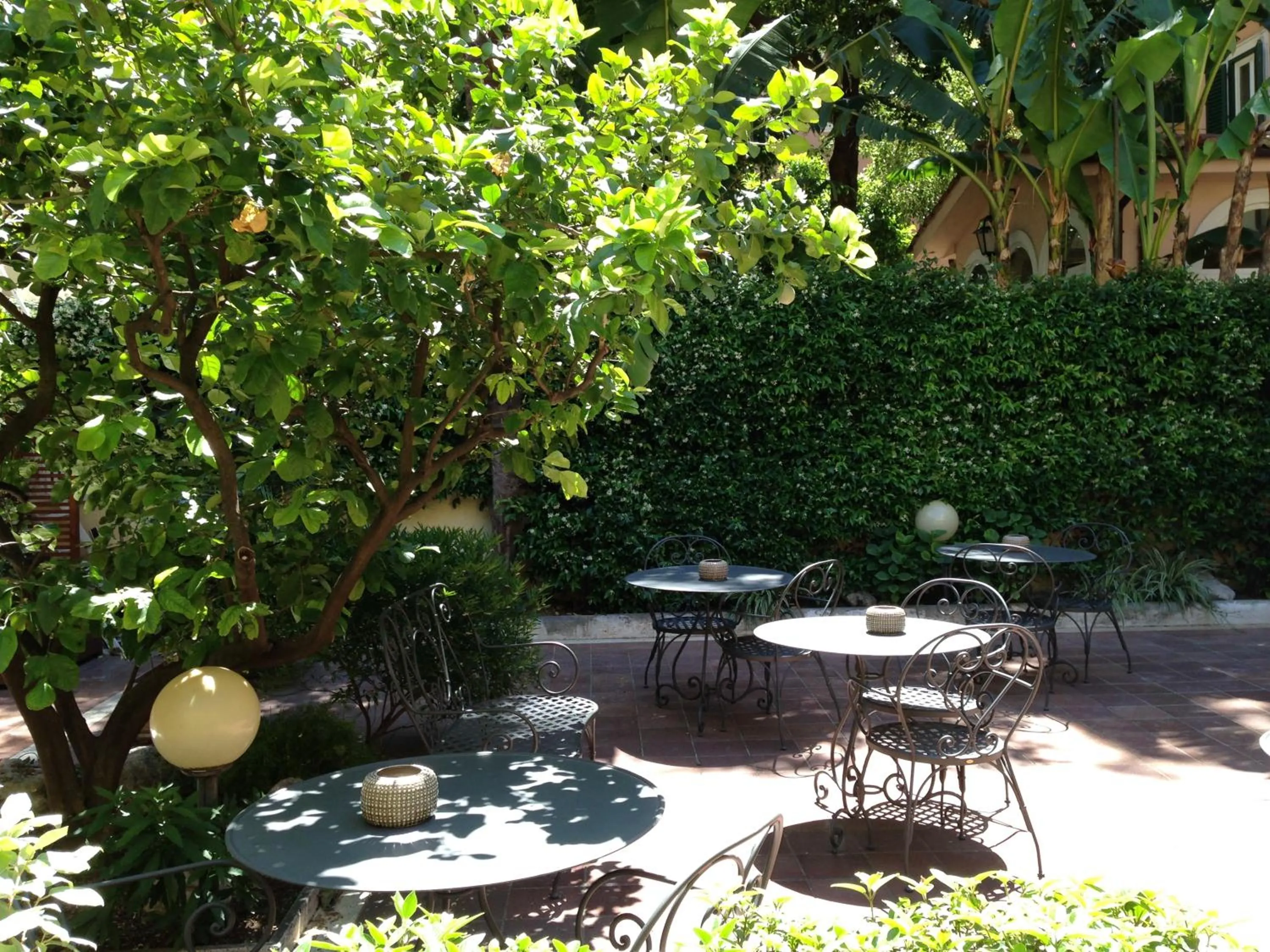 Patio in Hotel Select Garden