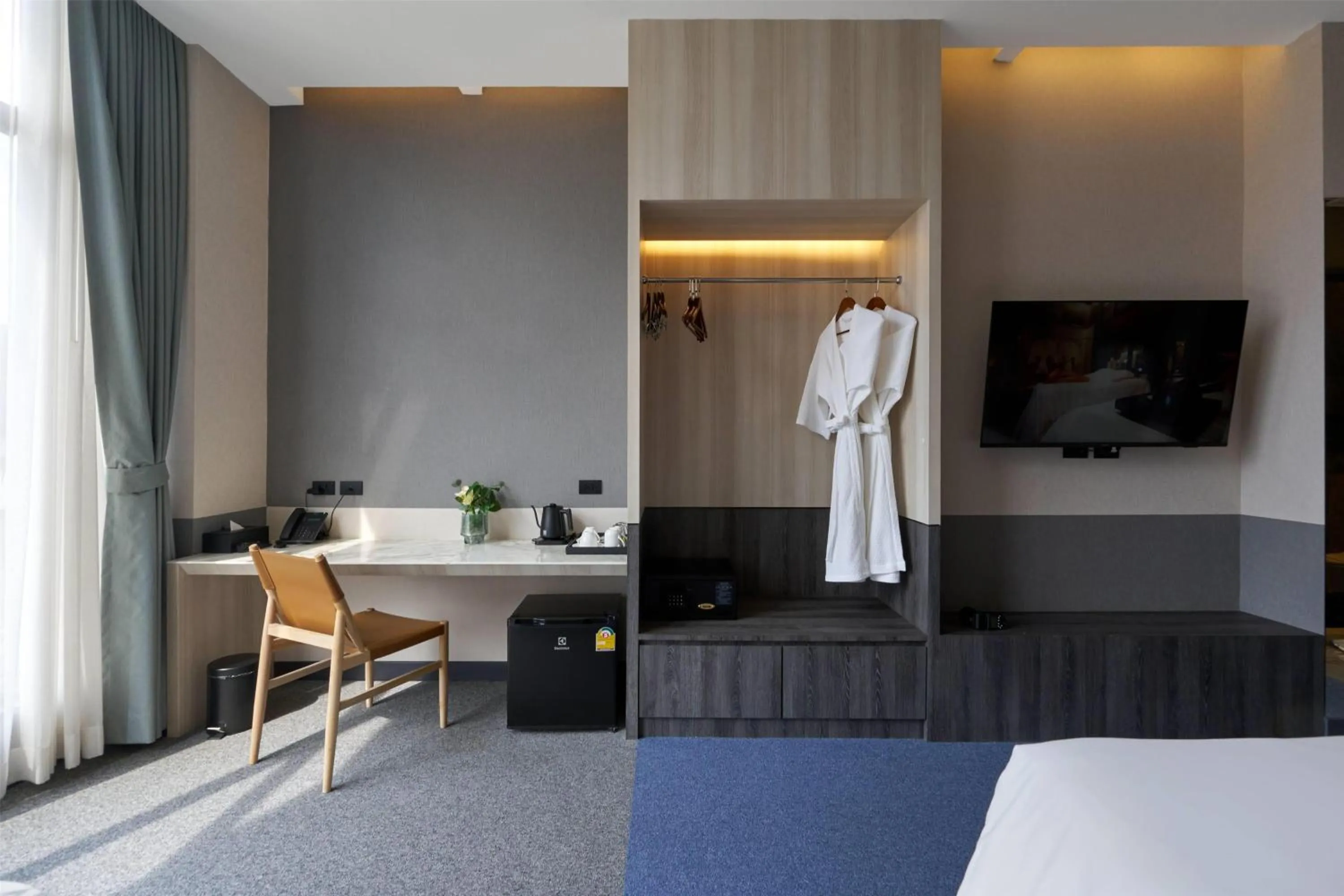 Photo of the whole room, Bed in Ramada Plaza by Wyndham Bangkok Sukhumvit 48