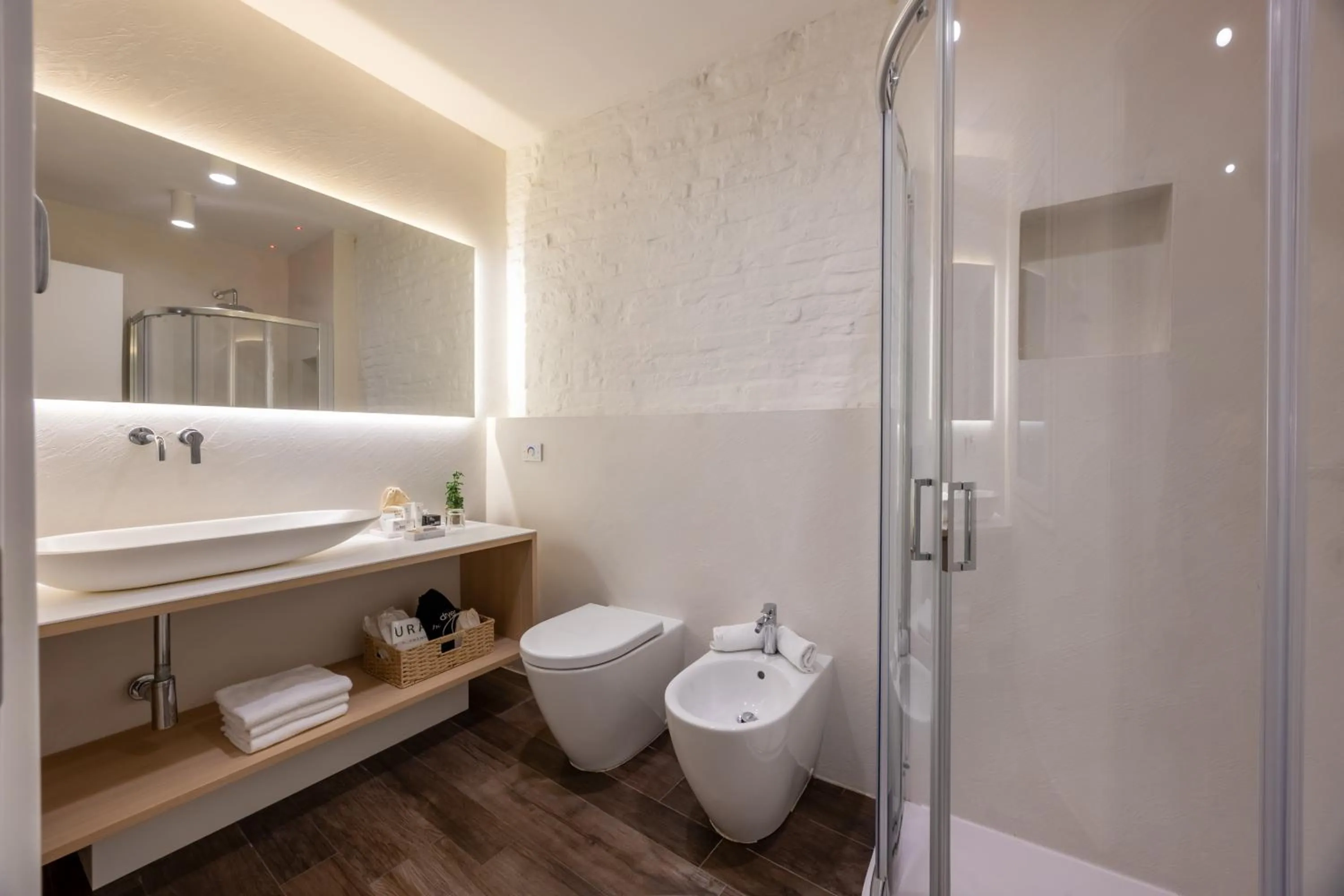 Shower in Globus Urban Hotel