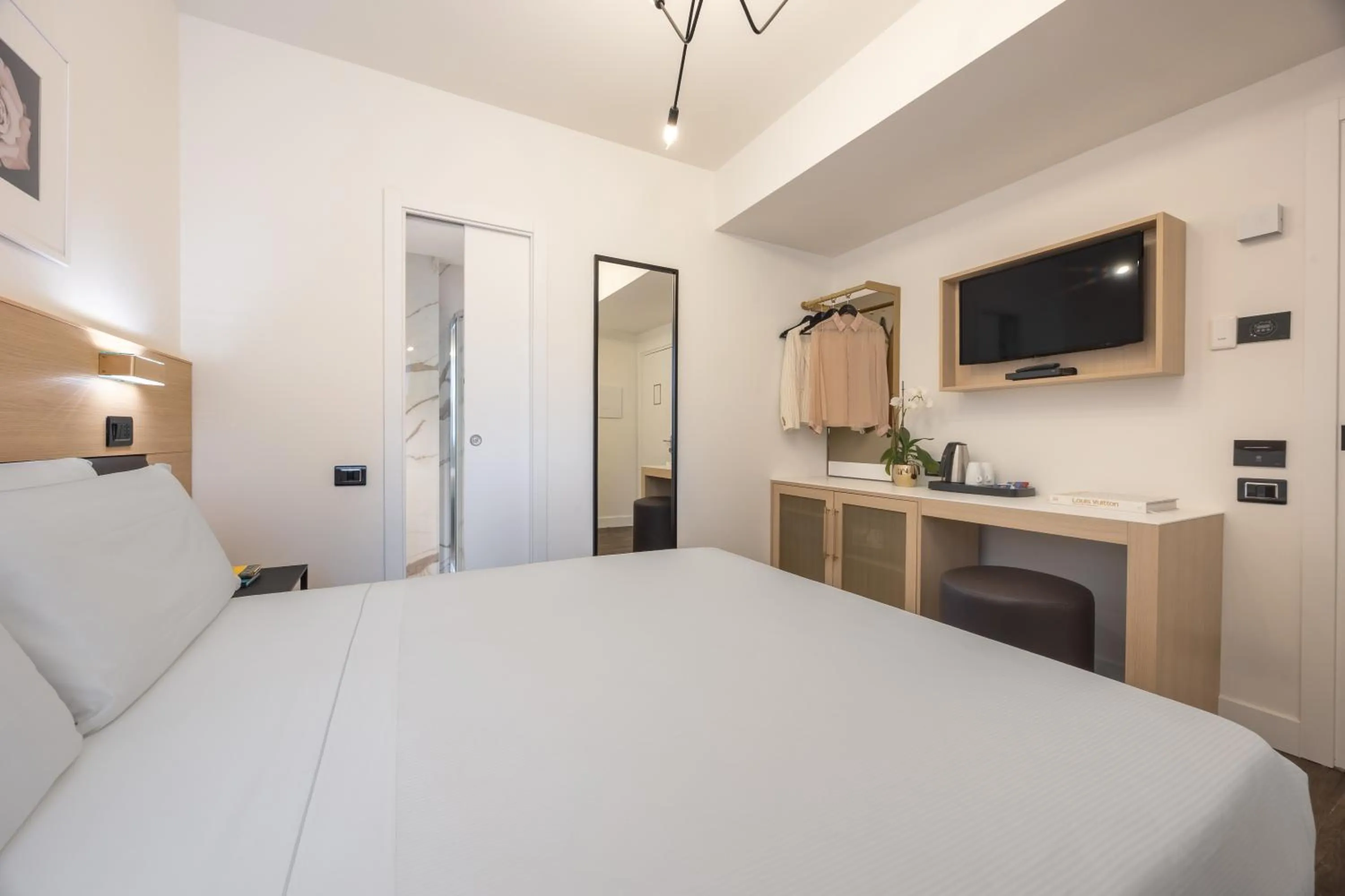 Bed in Globus Urban Hotel