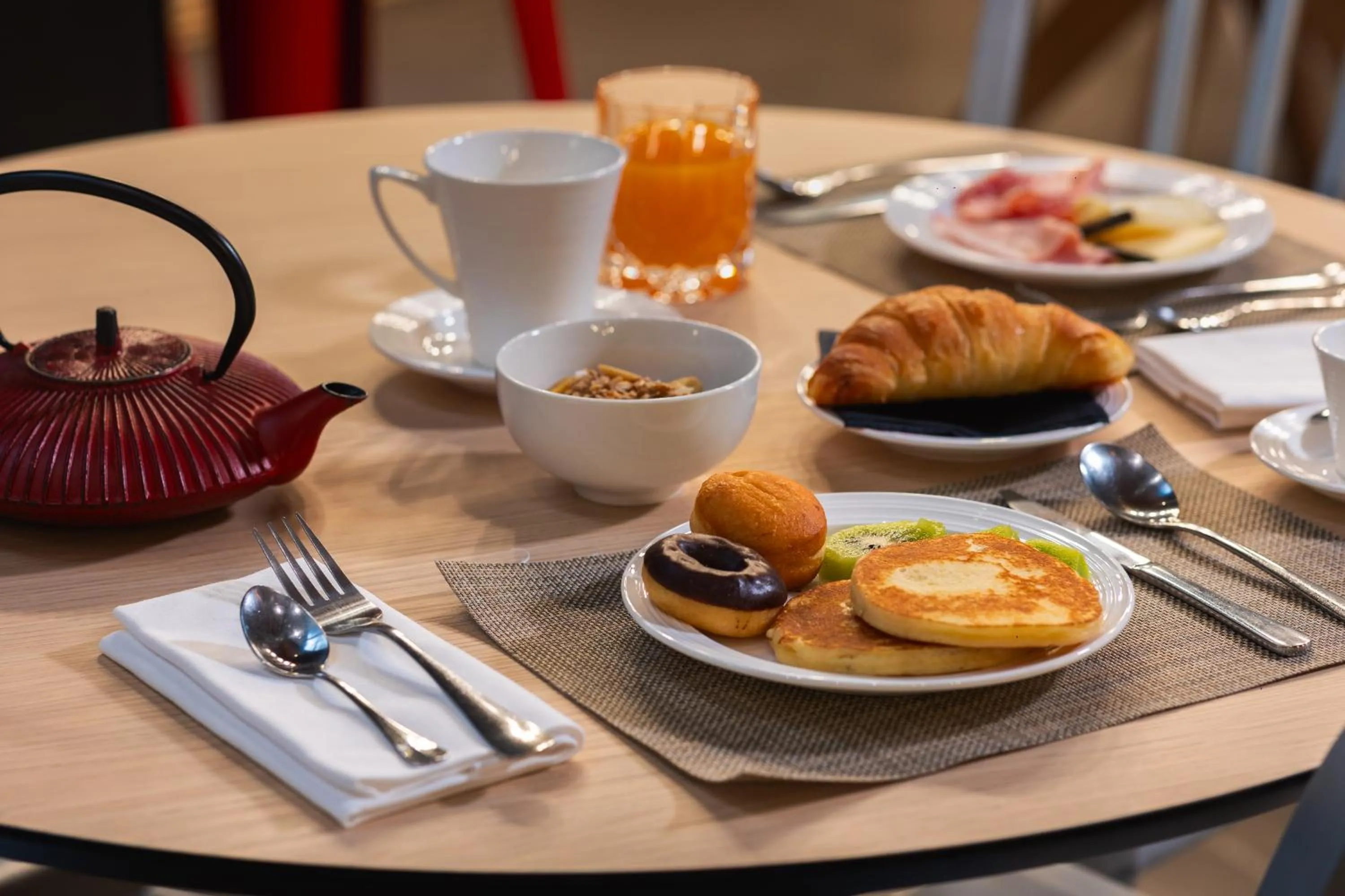 Breakfast in Globus Urban Hotel