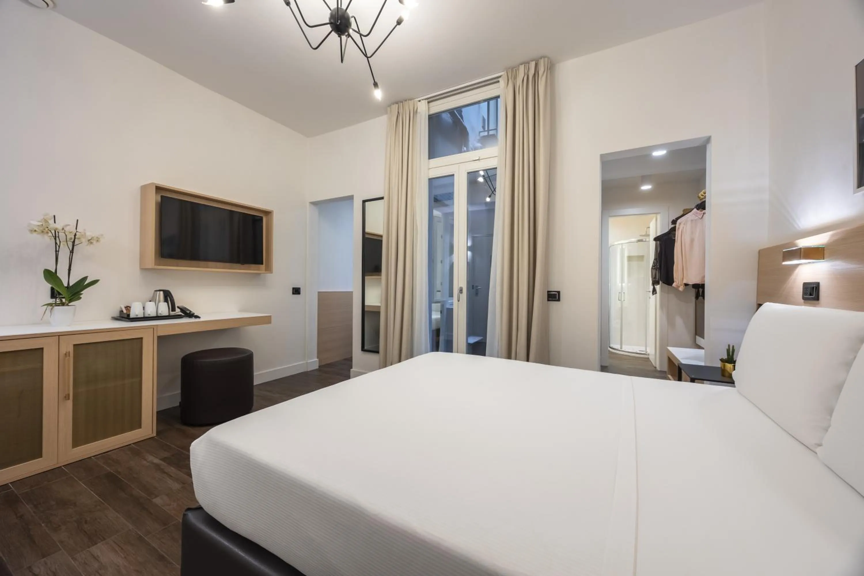 Bed in Globus Urban Hotel