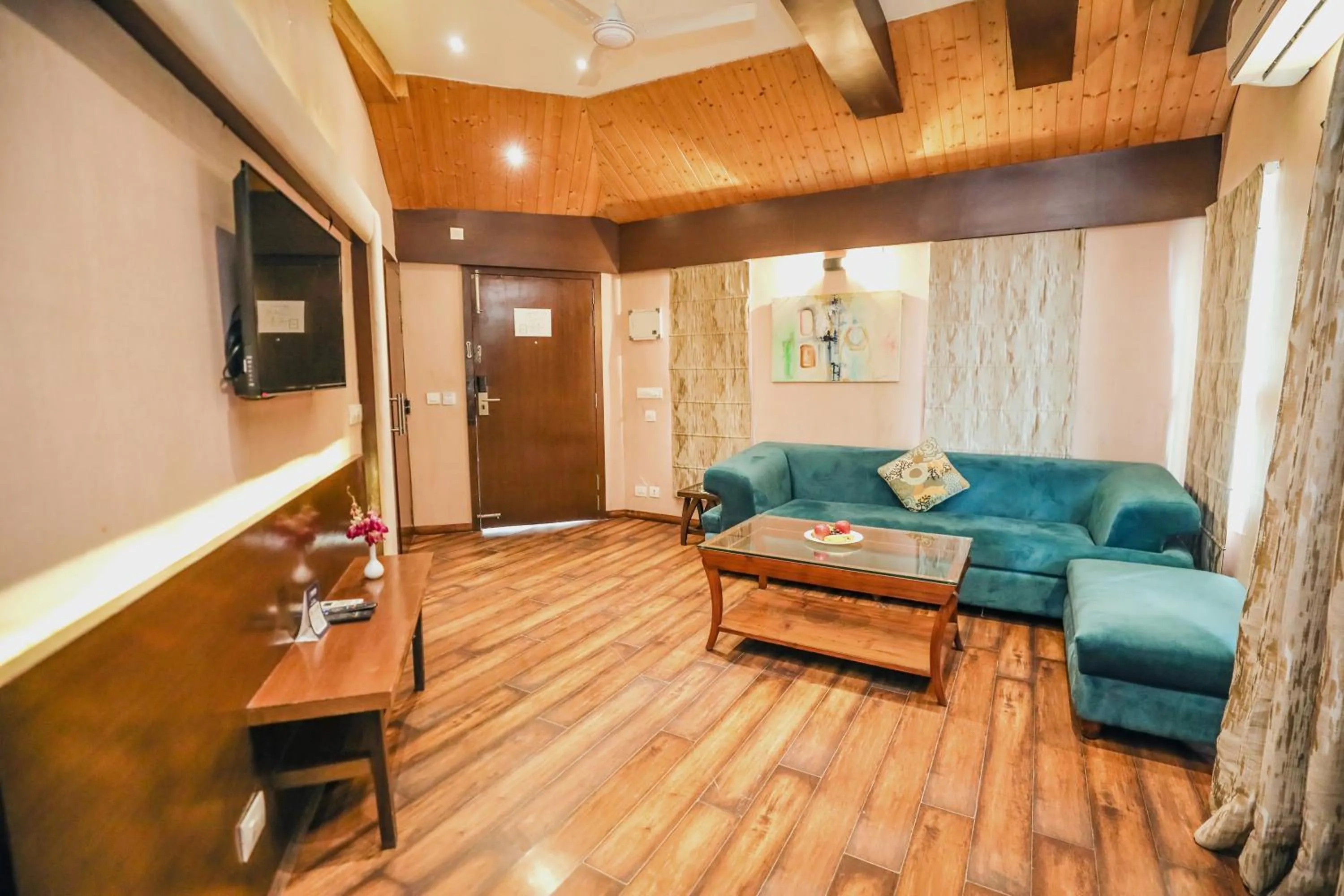 Living room in Regenta Resort Exotica Dharamshala on Hilltop