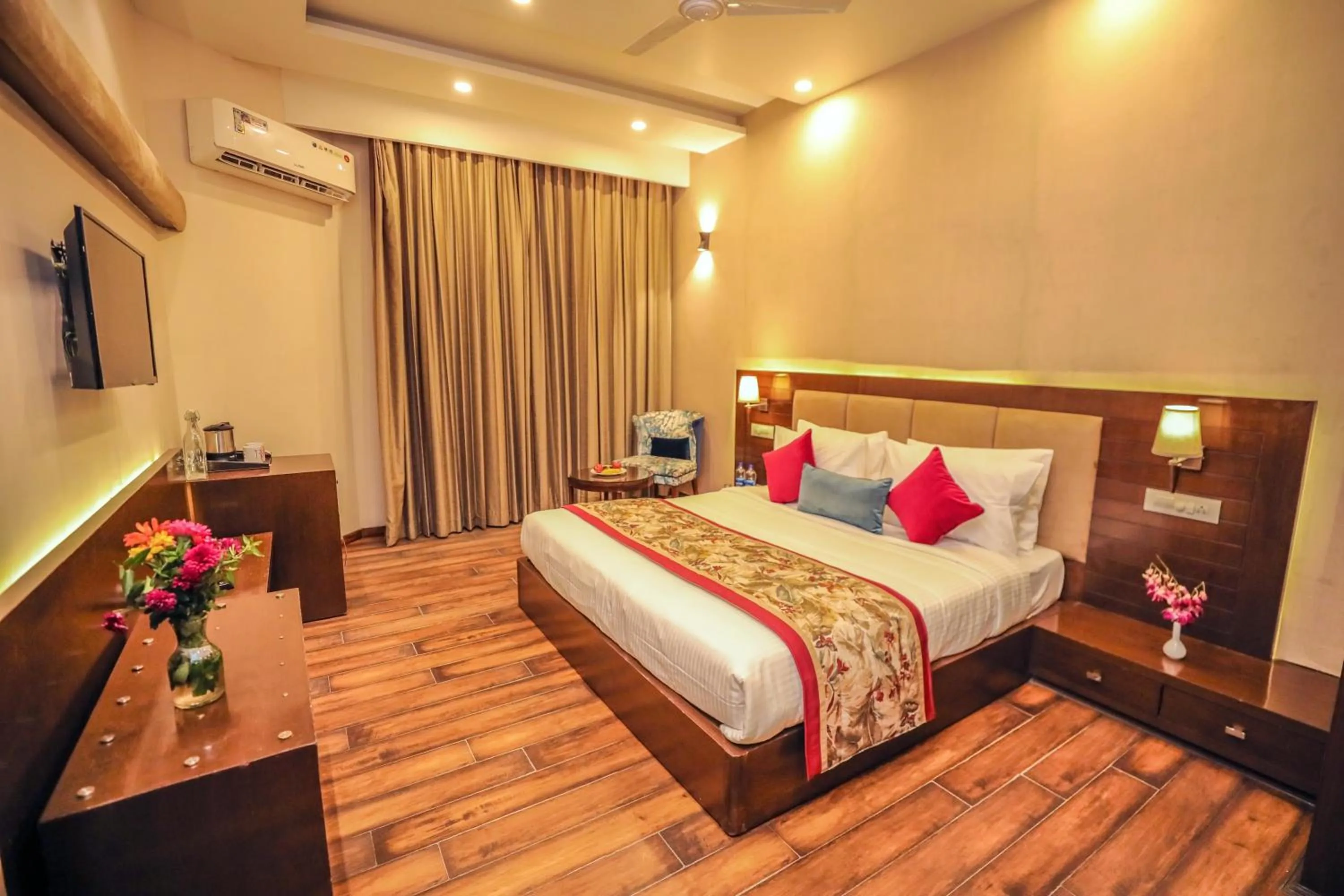 Bedroom, Bed in Regenta Resort Exotica Dharamshala on Hilltop