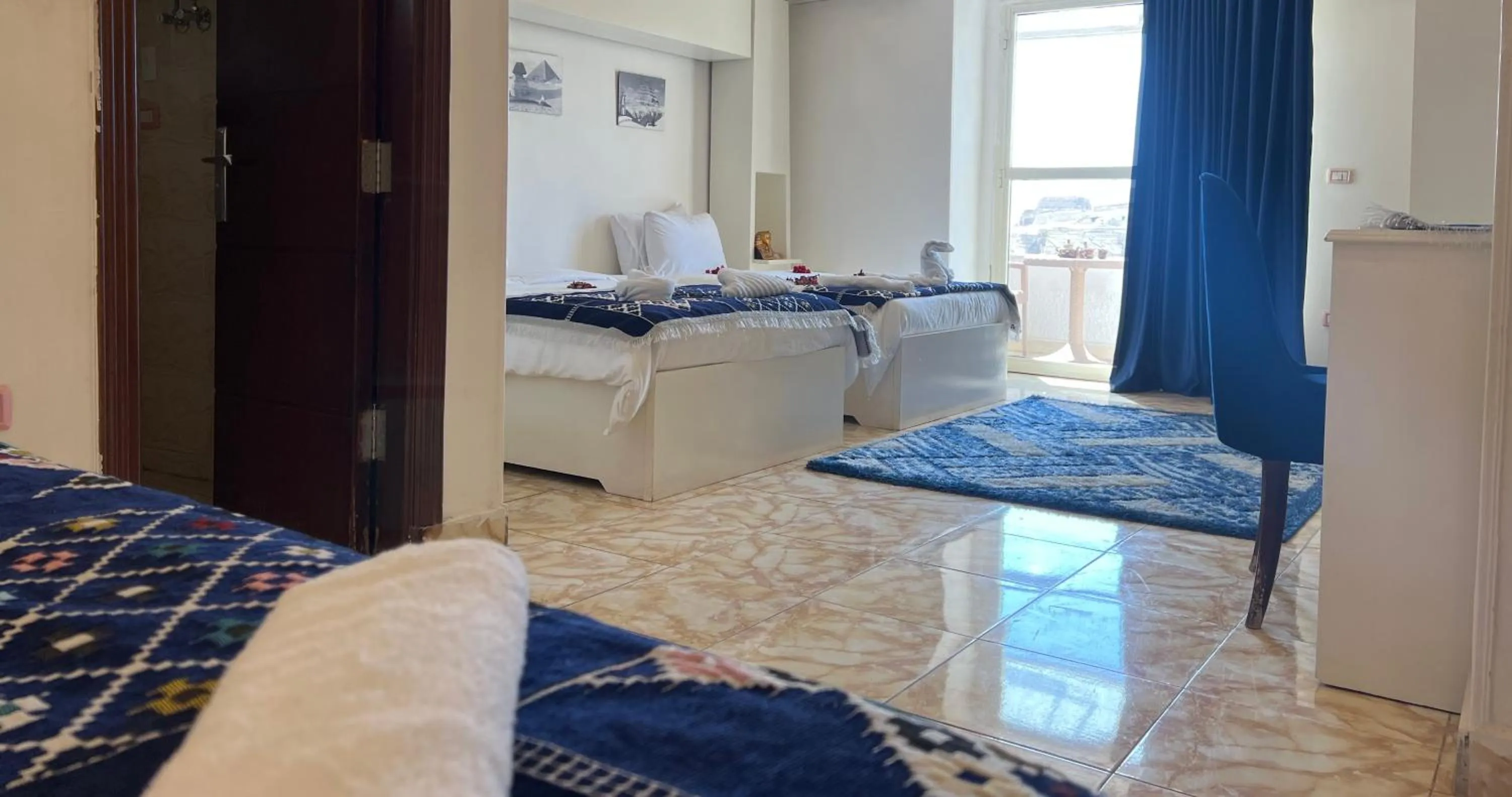 Photo of the whole room, Bed in Pyramids top success result