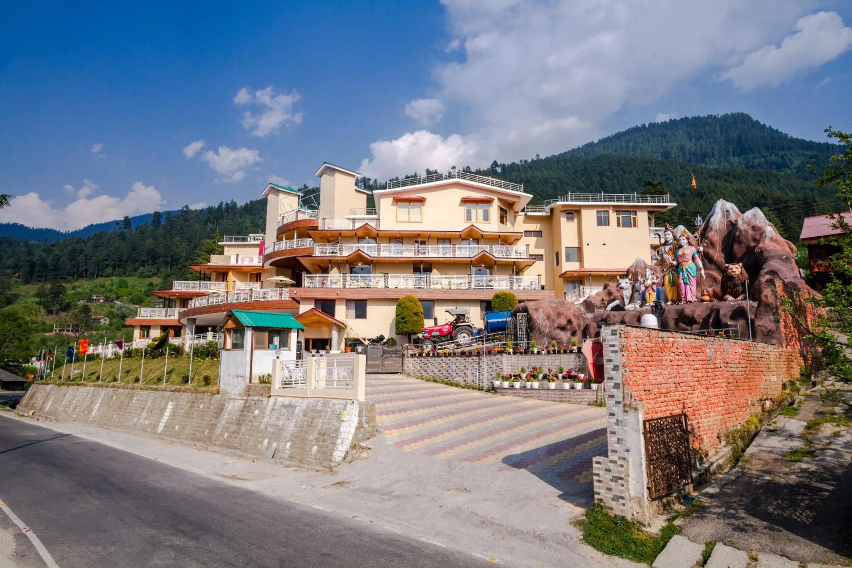 Property building in Anand Vardhan Resorts