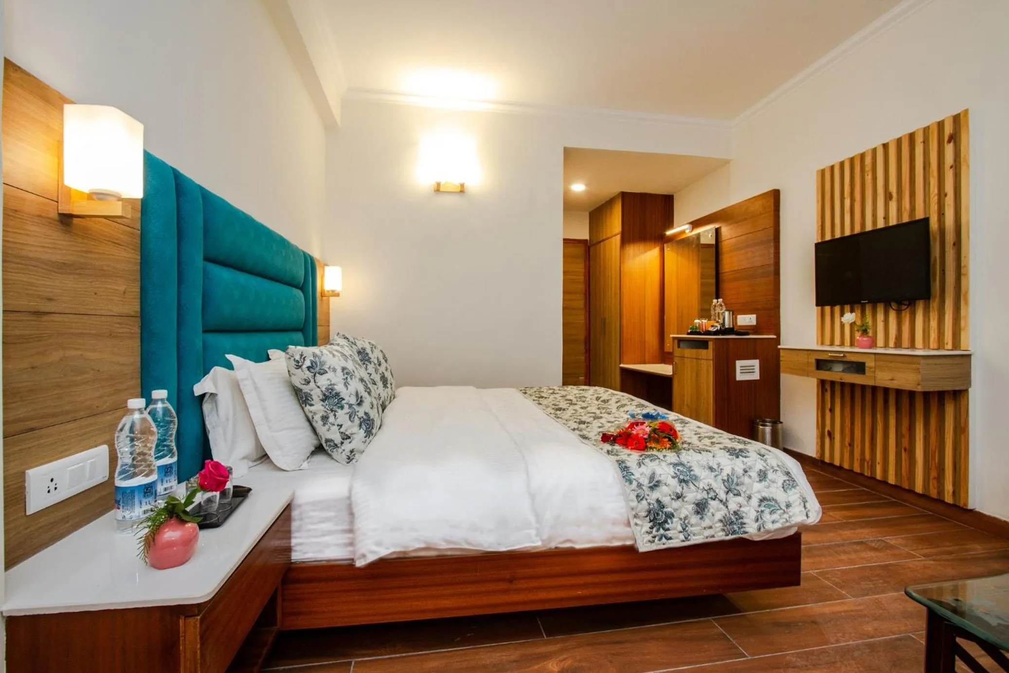 Bed in Anand Vardhan Resorts