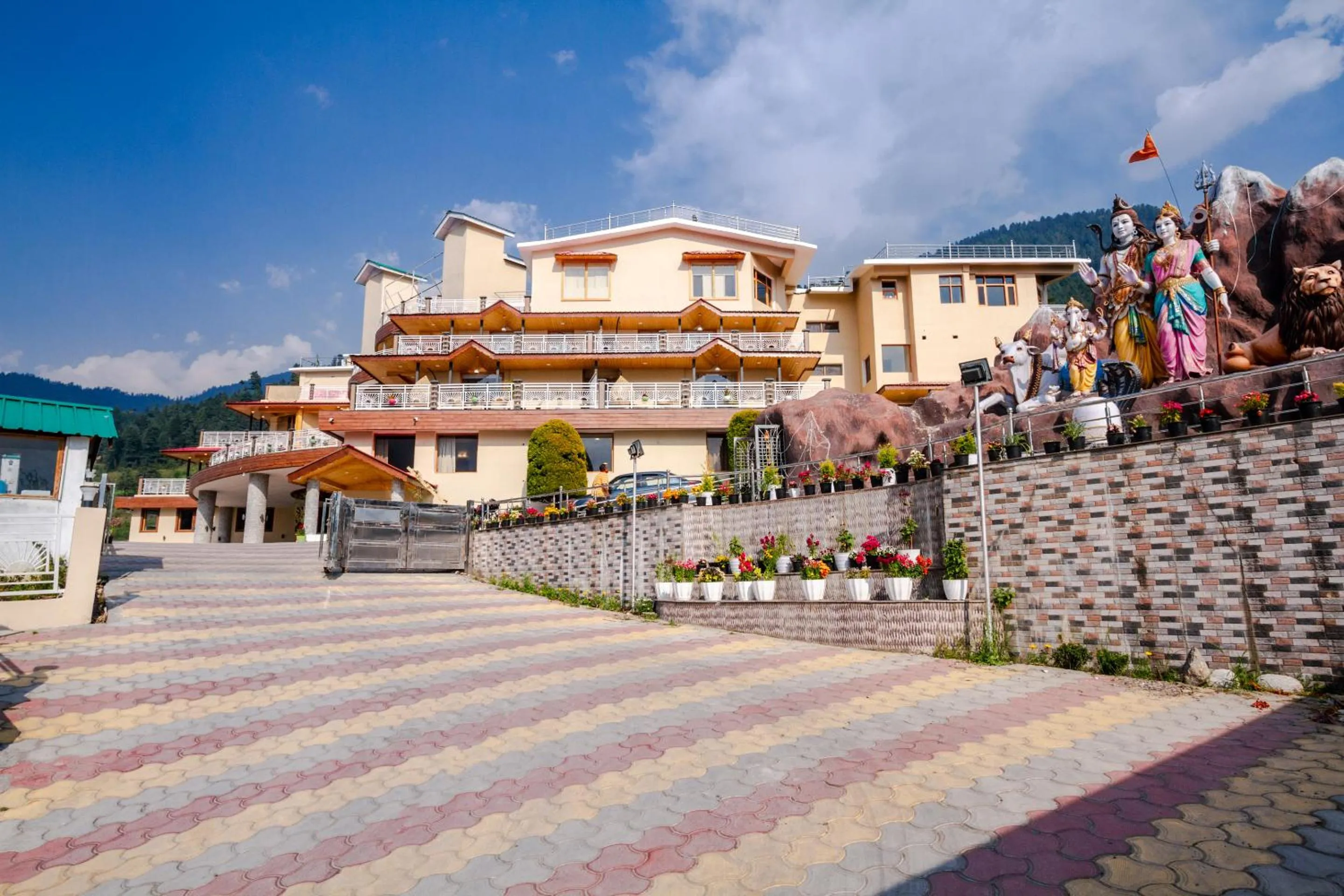 Property building in Anand Vardhan Resorts