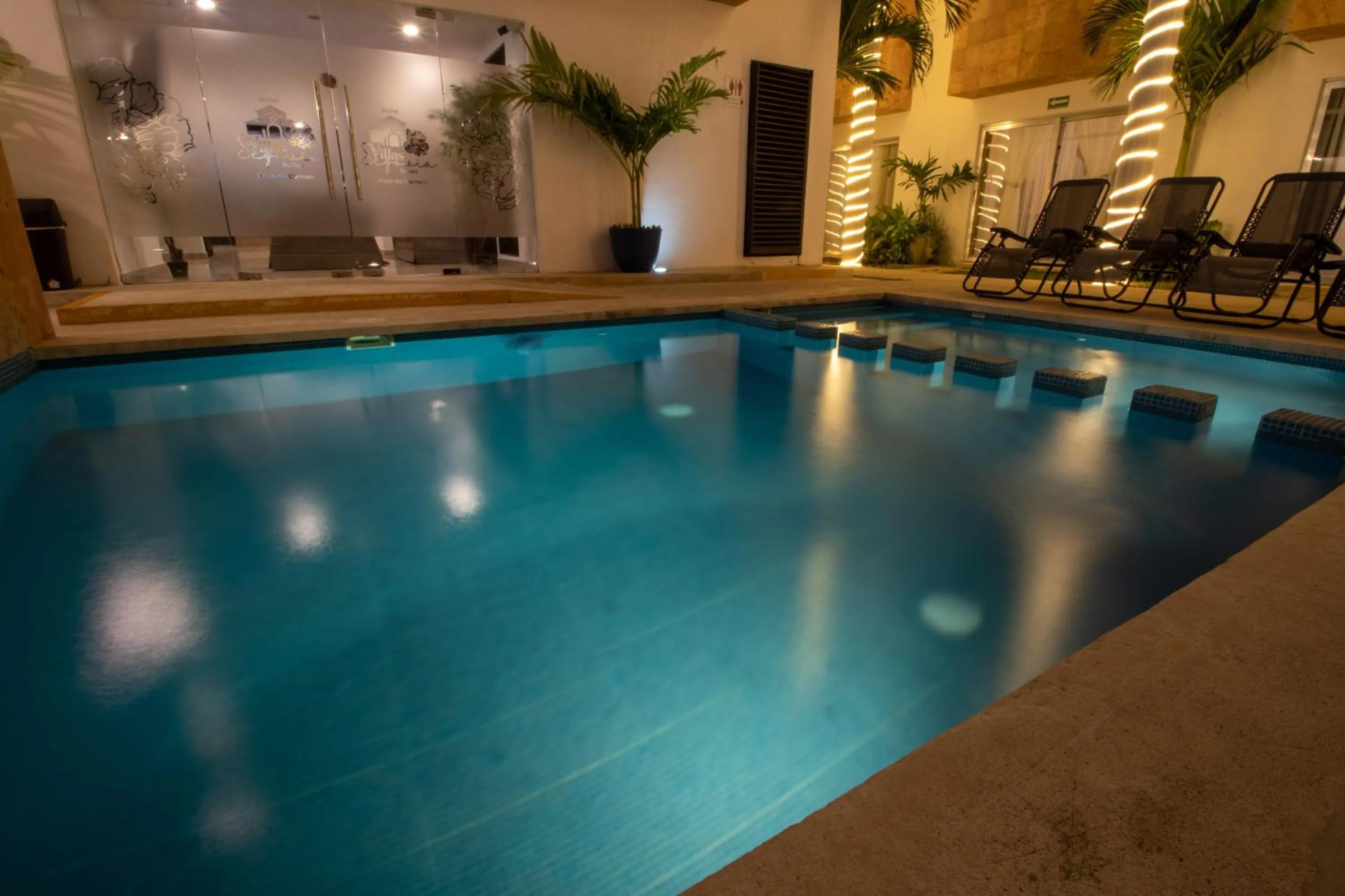 Swimming pool in Hotel Villas Segovia Playa del Carmen