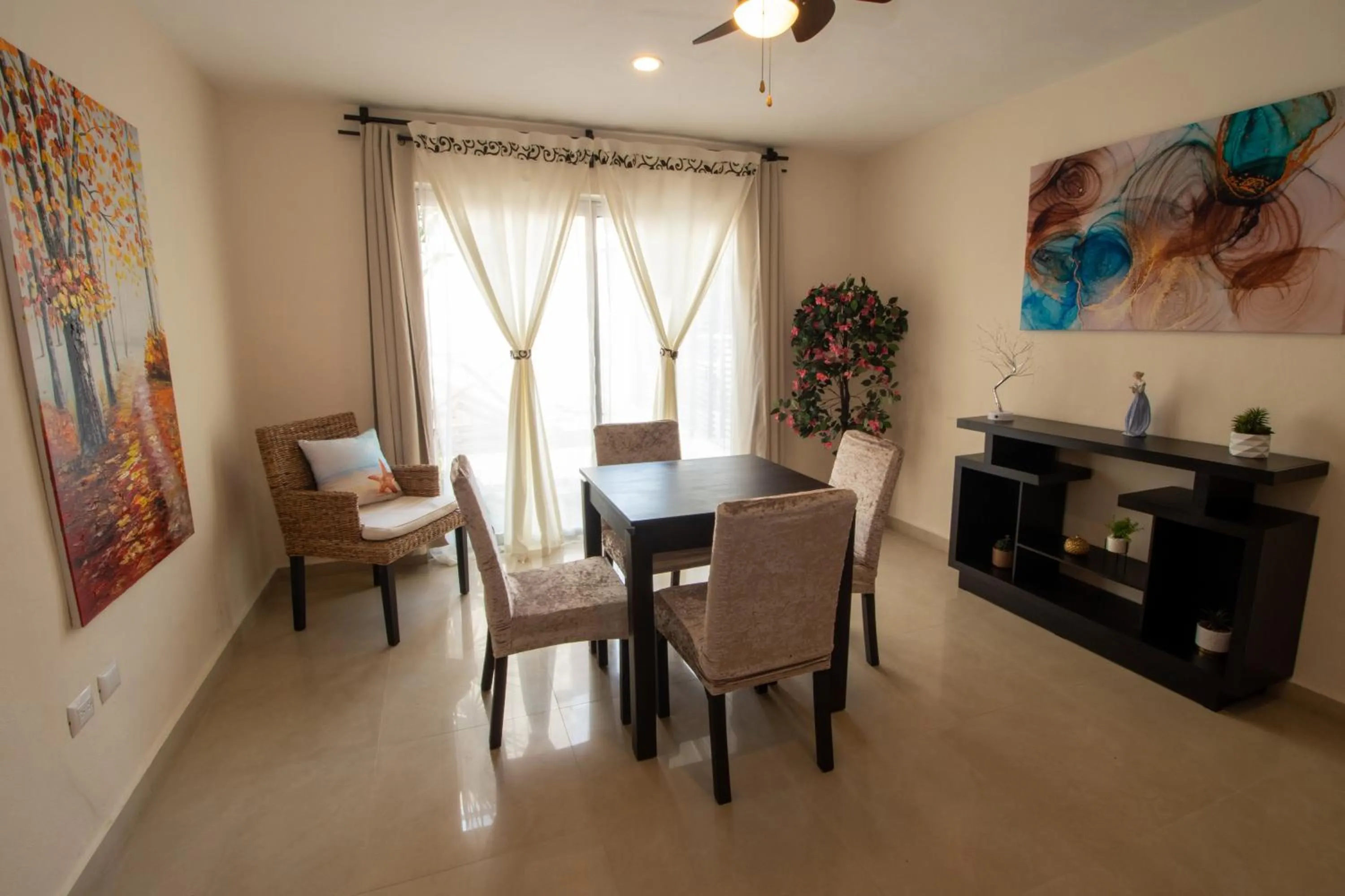 Dining area in Hotel Villas Segovia Playa del Carmen