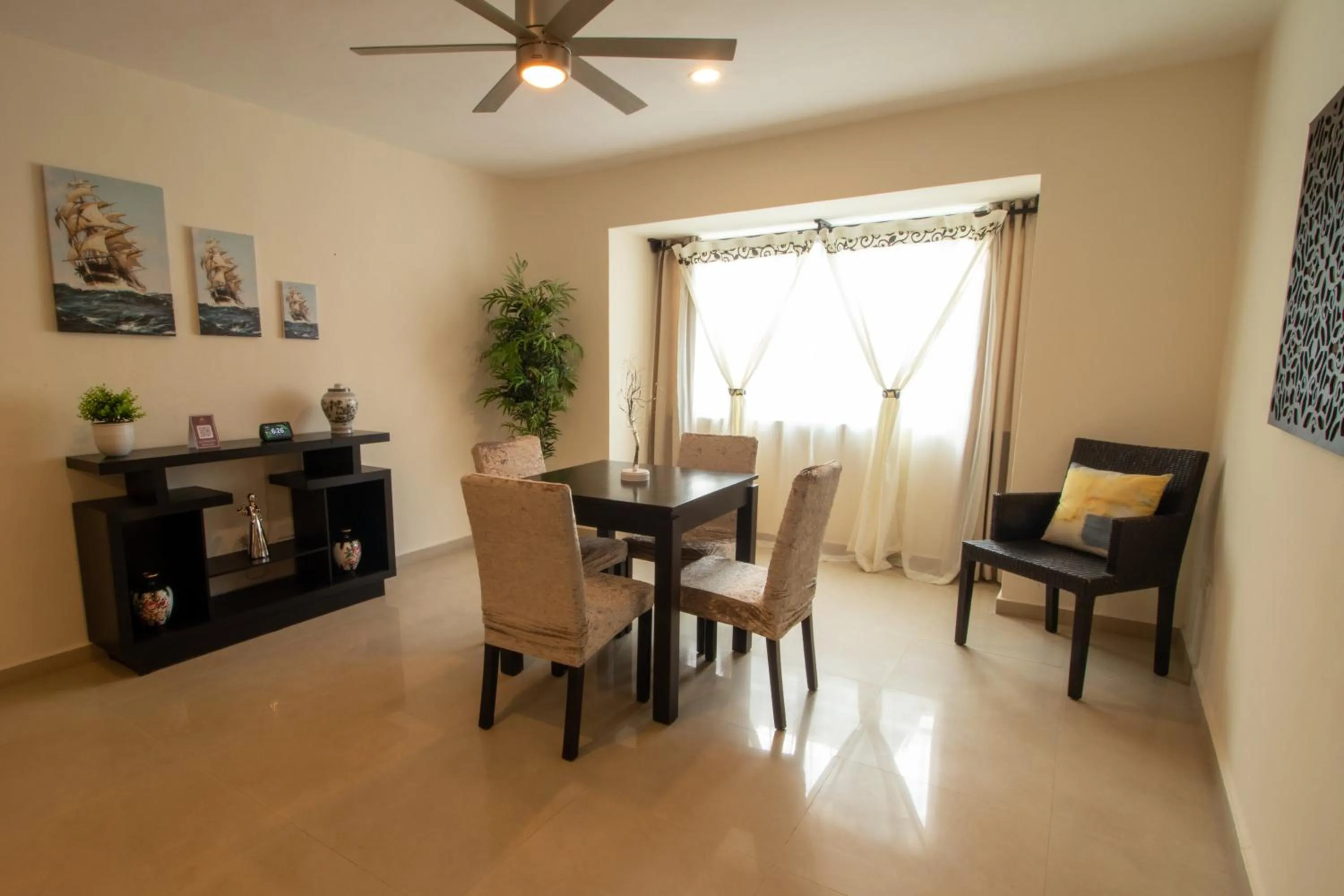 Dining area in Hotel Villas Segovia Playa del Carmen