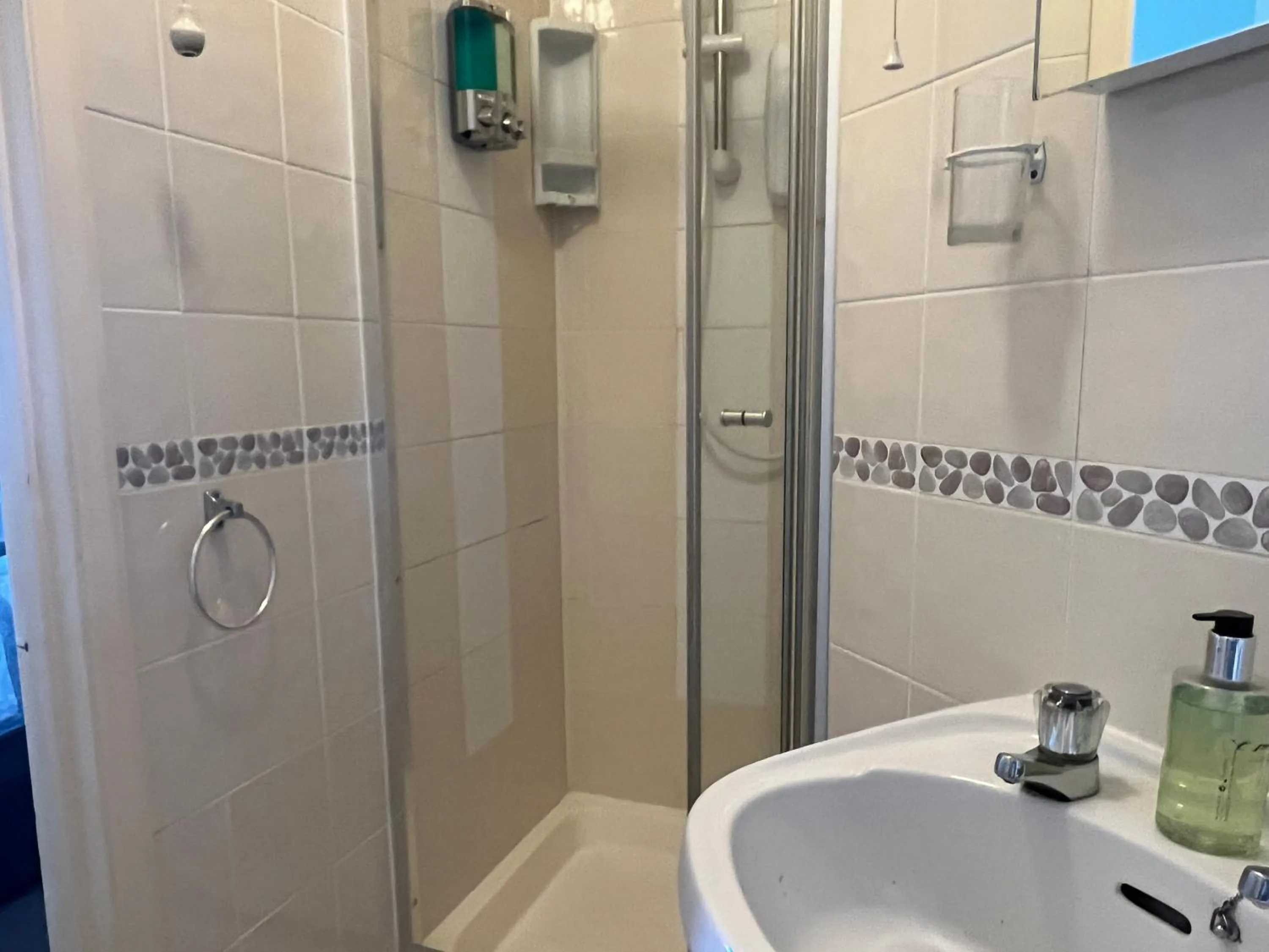 Bathroom in B&B Near the Sea