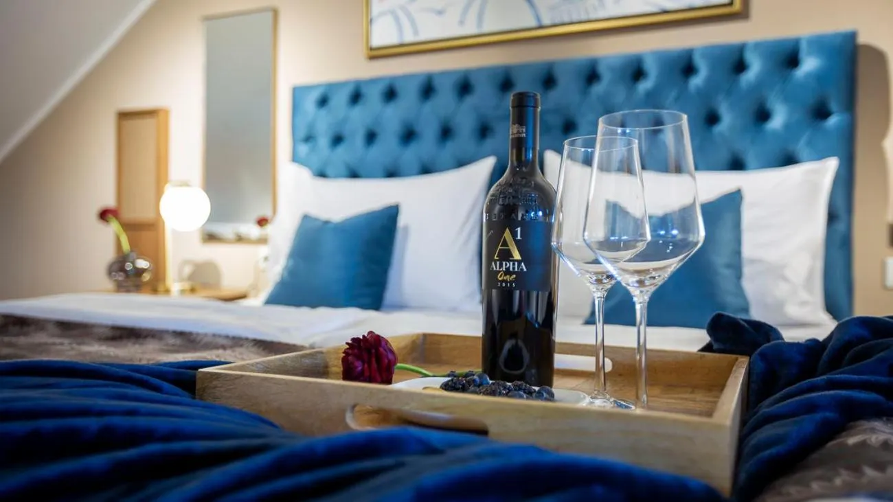 Bed in Delphi Hotel & Restaurant