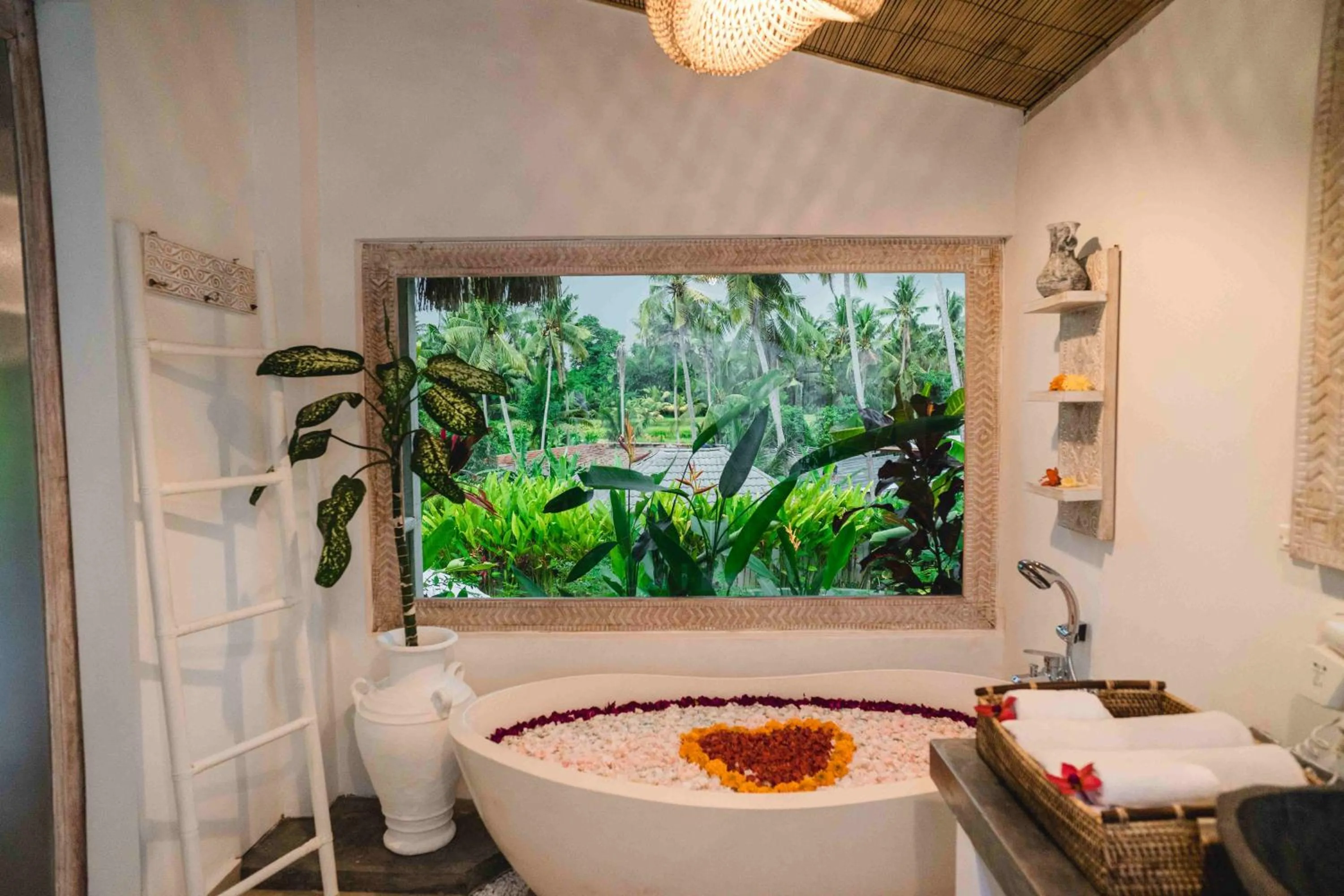 Deluxe Villa - single occupancy in Hot Stone Club Ubud