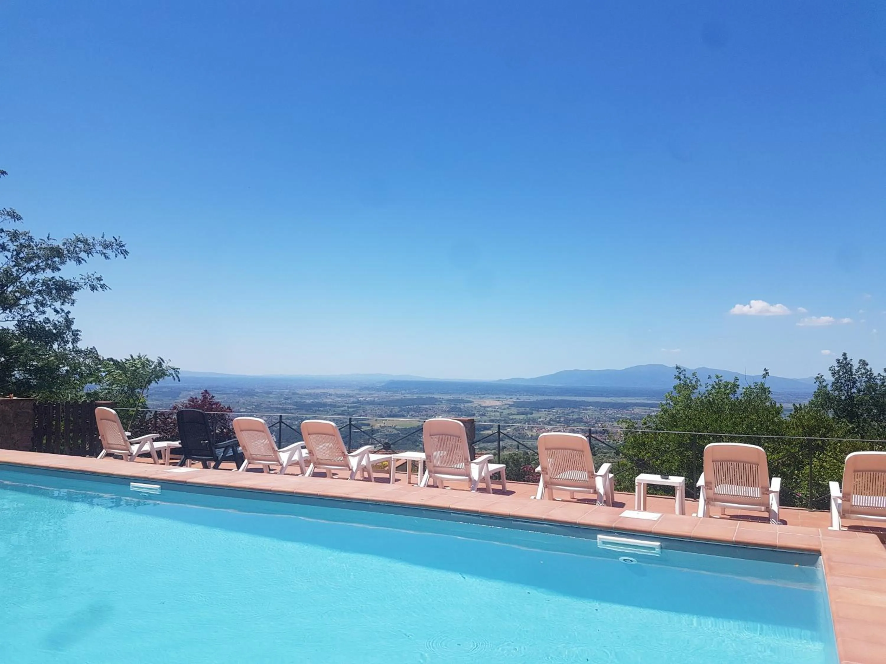 Pool view in Bellavista Hotel & Osteria