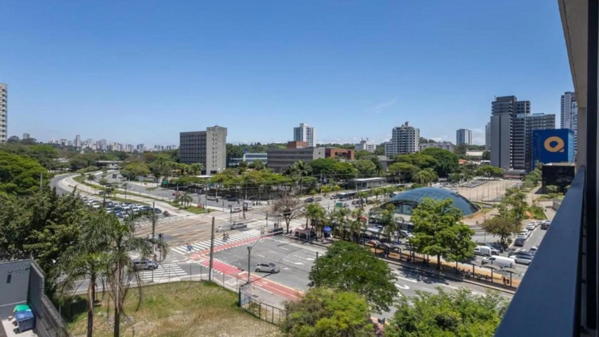 City view in 360 Brooklin