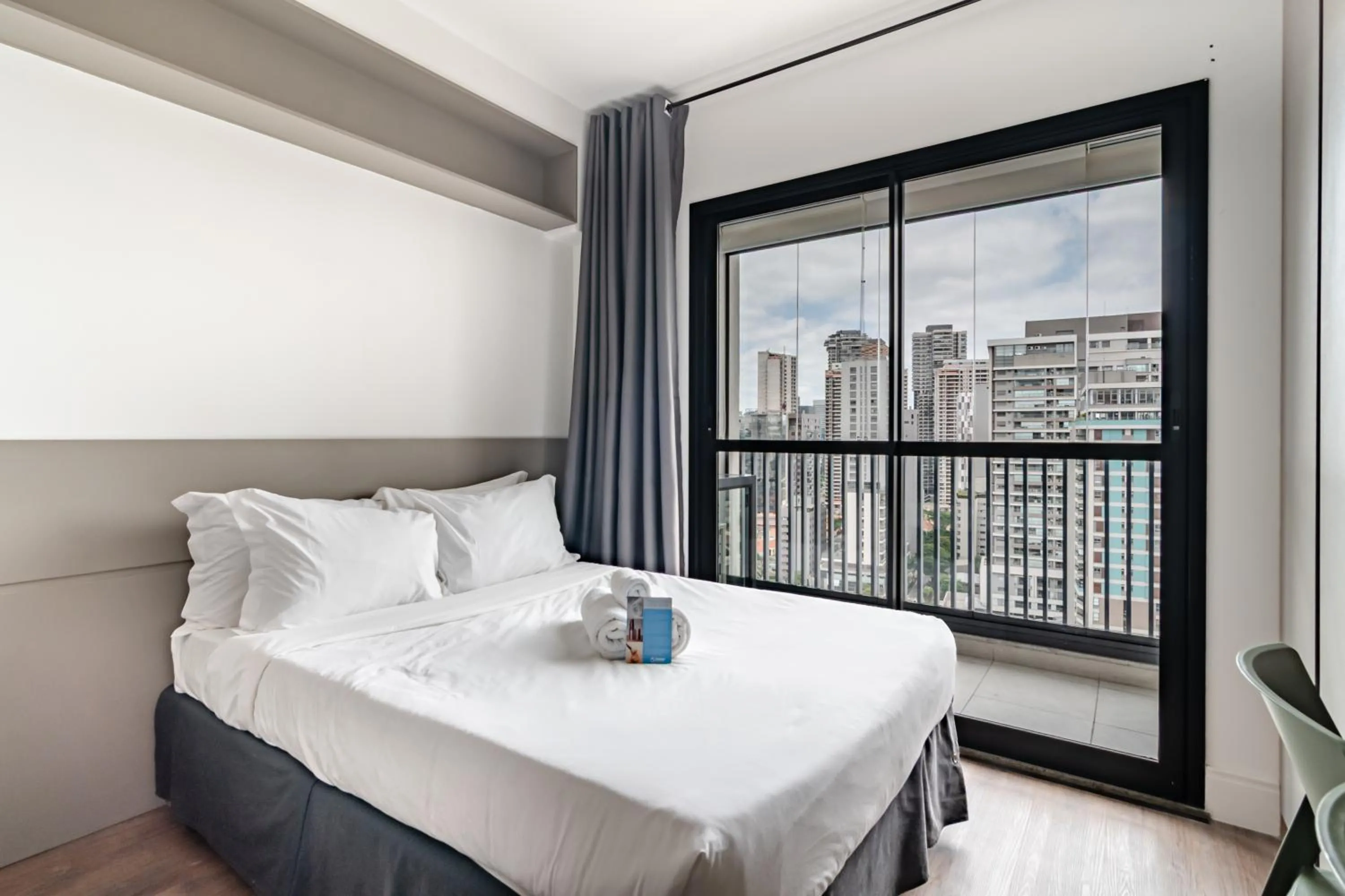 Bedroom, Bed in 360 Brooklin