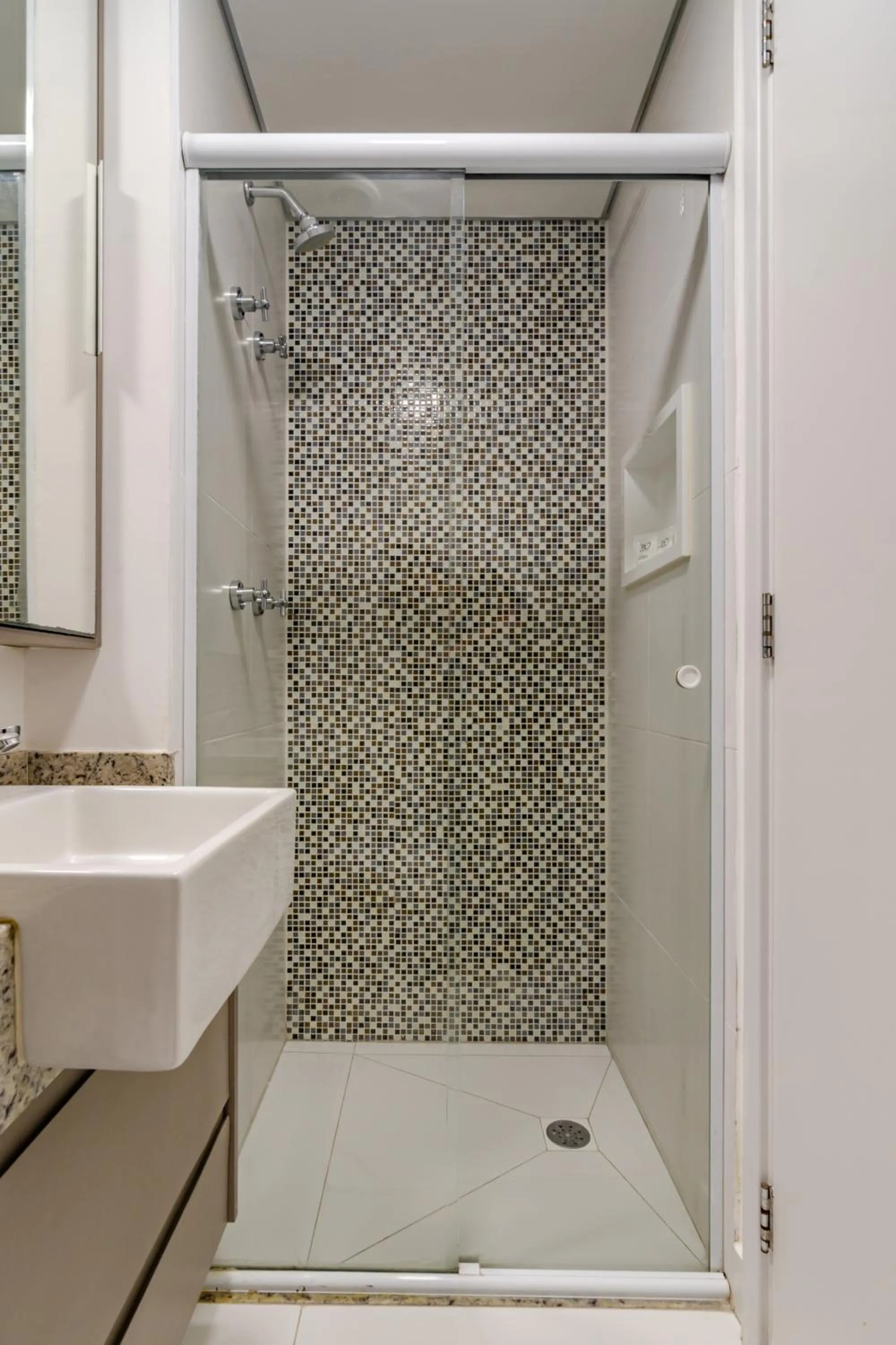 Bathroom in 360 Brooklin