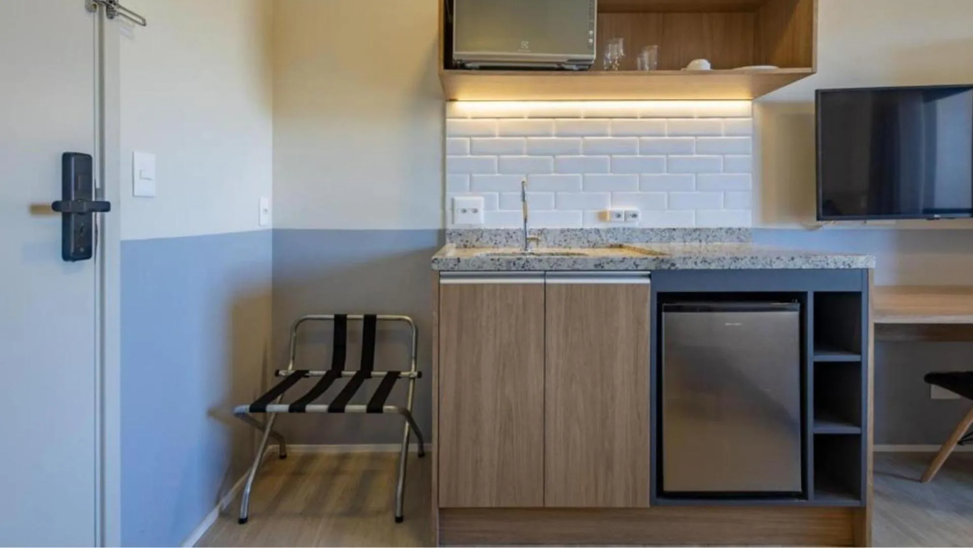 Kitchen or kitchenette in 360 Brooklin