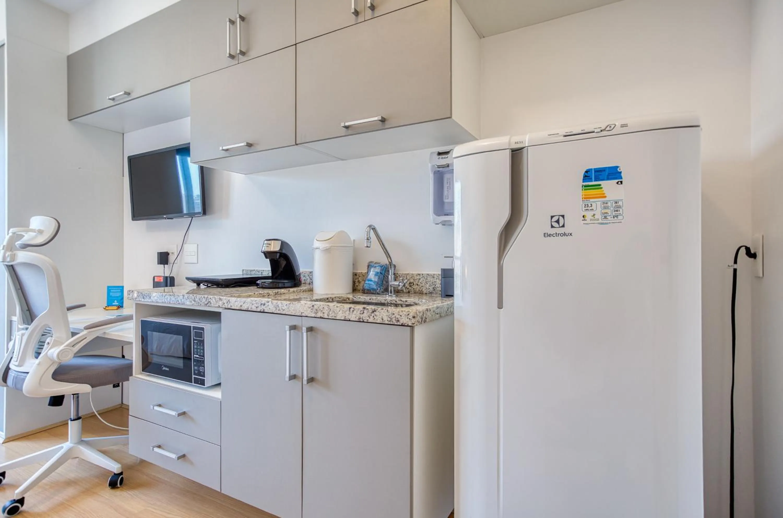 Kitchen or kitchenette in 360 Brooklin
