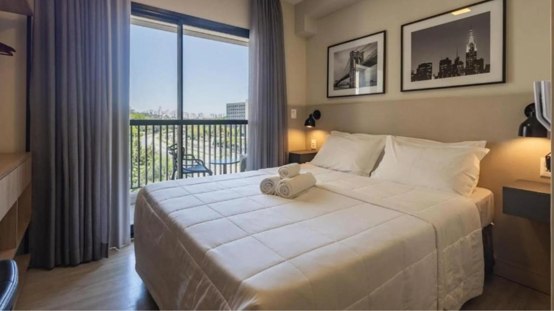 Bed in 360 Brooklin
