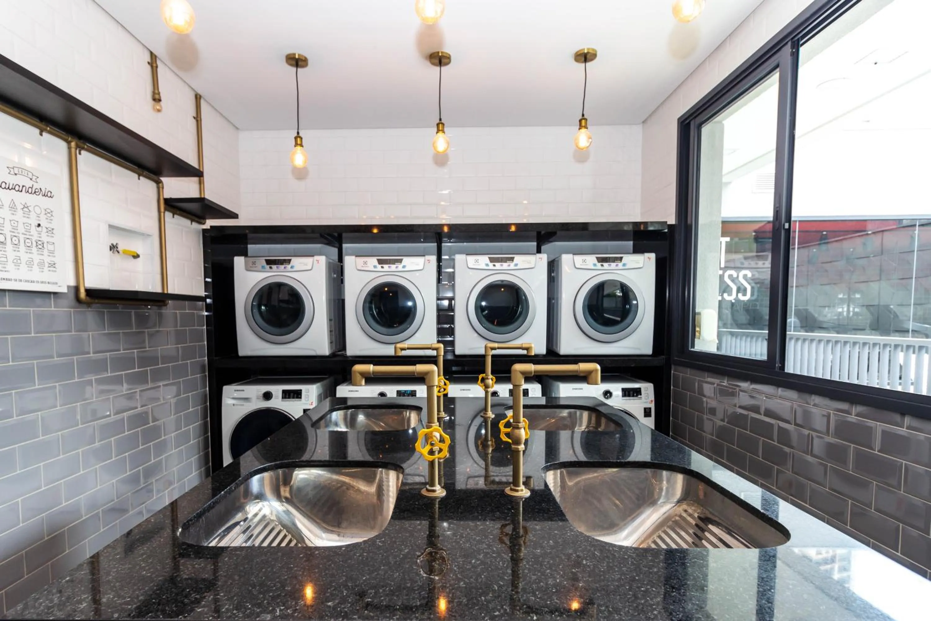 laundry in 360 Brooklin